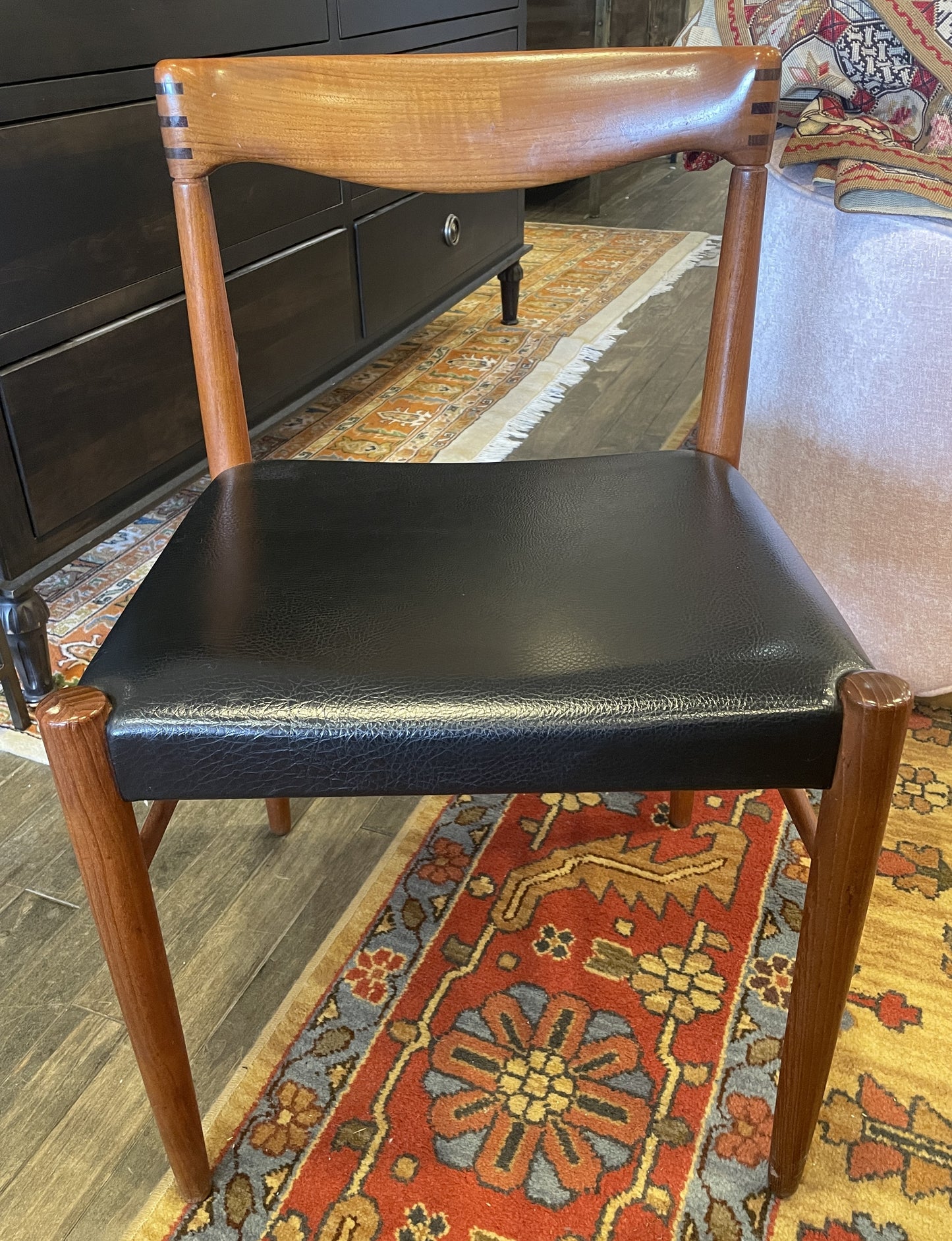 Bramin by HW Klein Mid Century Teak Dining Table and 6 Chairs (0L0001)