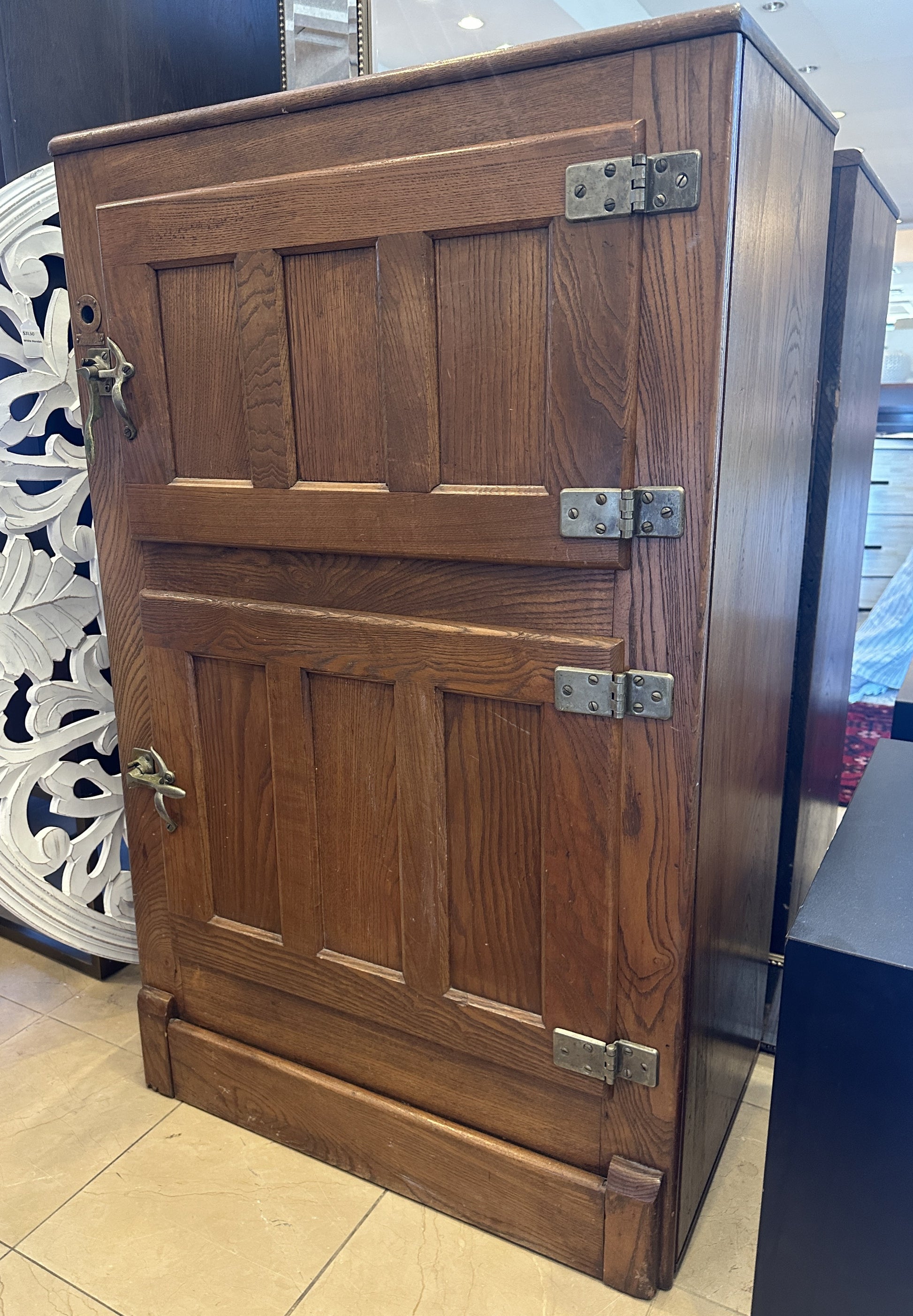 Antique Ice Box (0N7001 )
