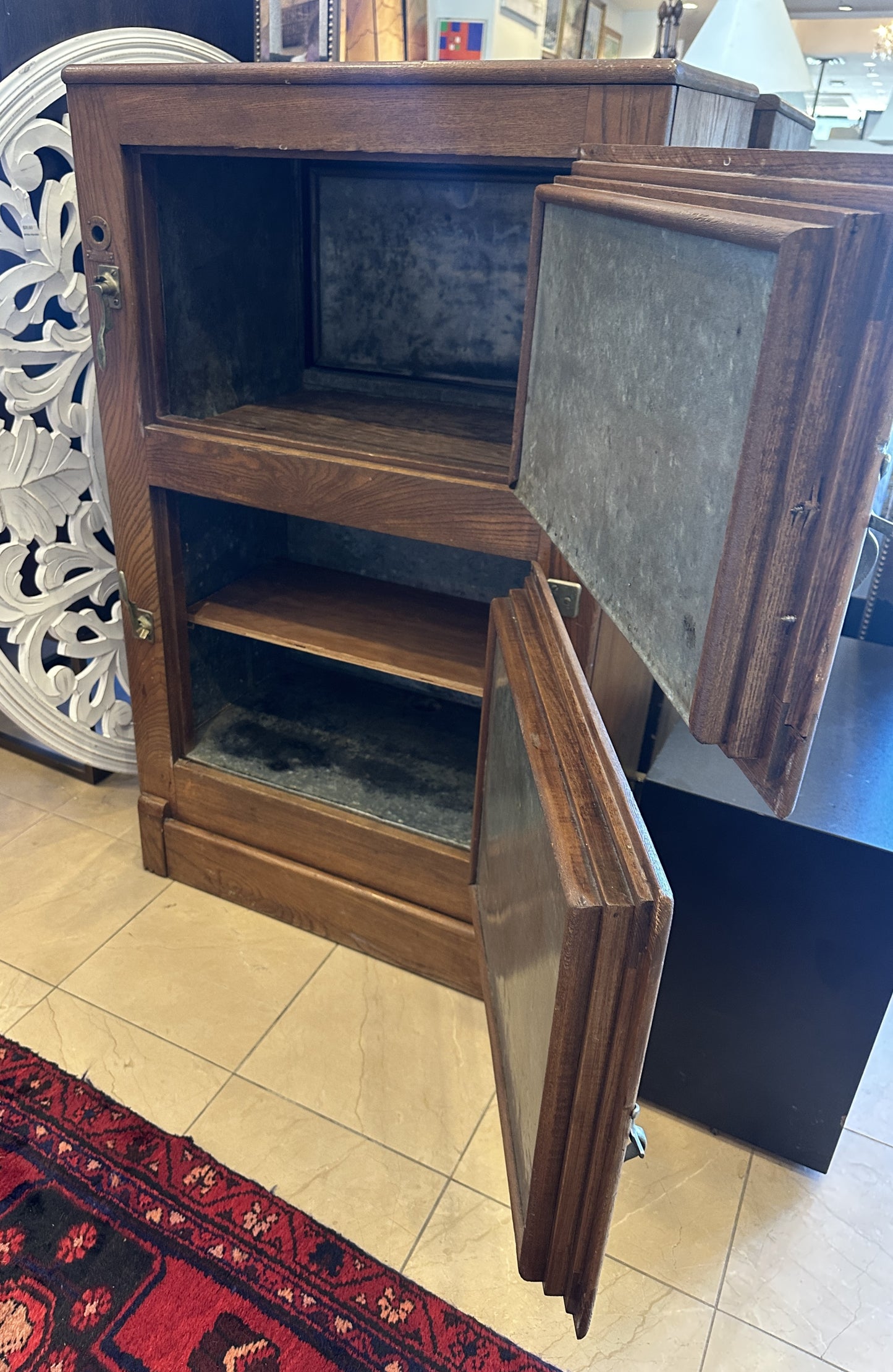 Antique Ice Box (0N7001 )