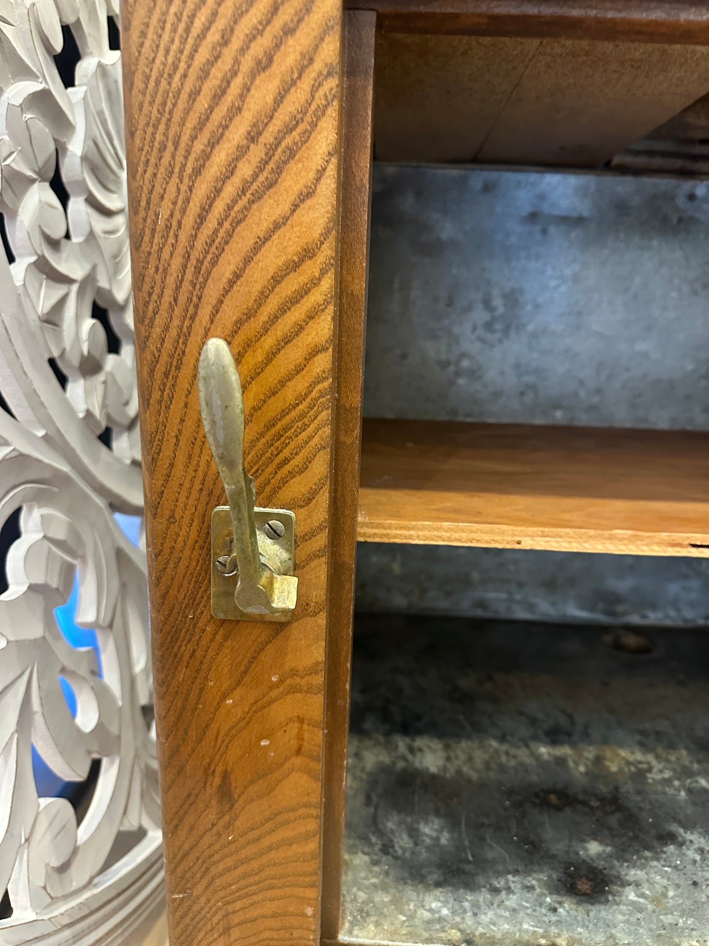 Antique Ice Box (0N7001 )