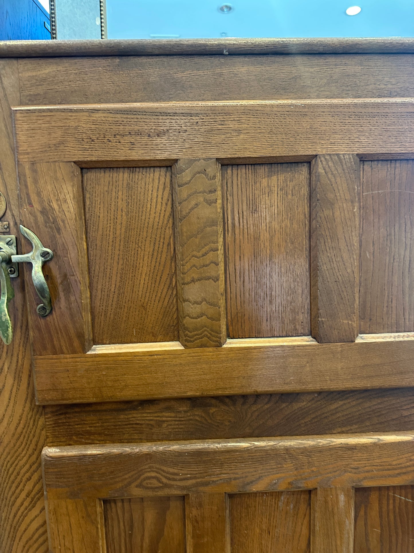 Antique Ice Box (0N7001 )