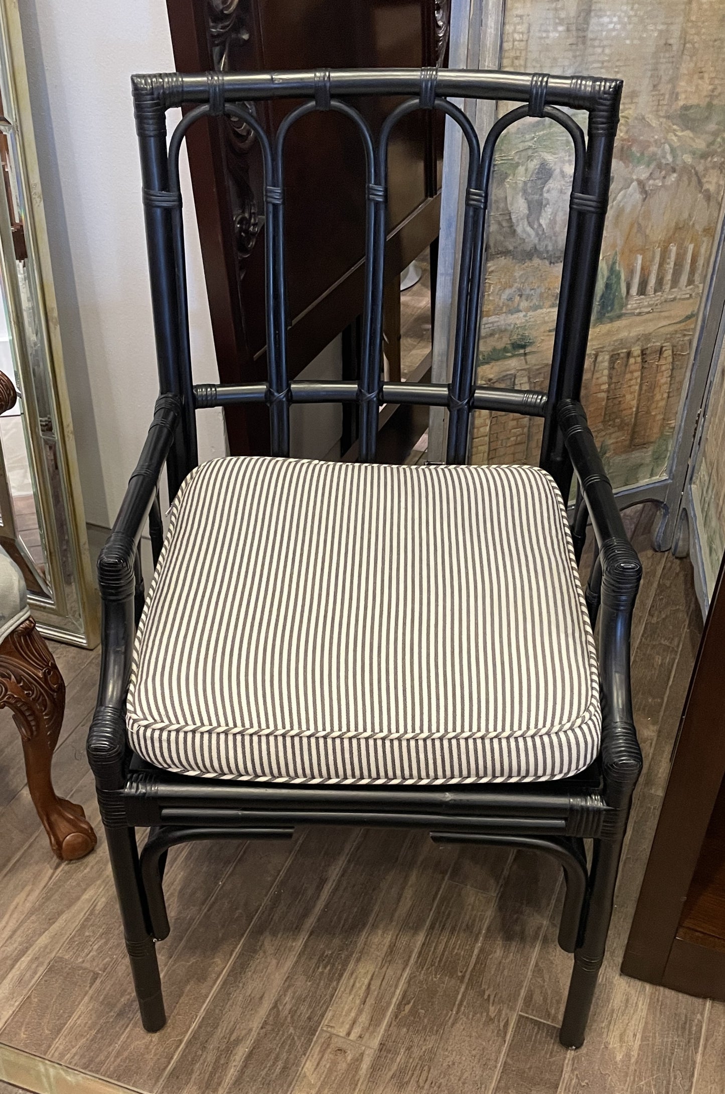 Black bamboo chair, stripe cushion (0H000U)