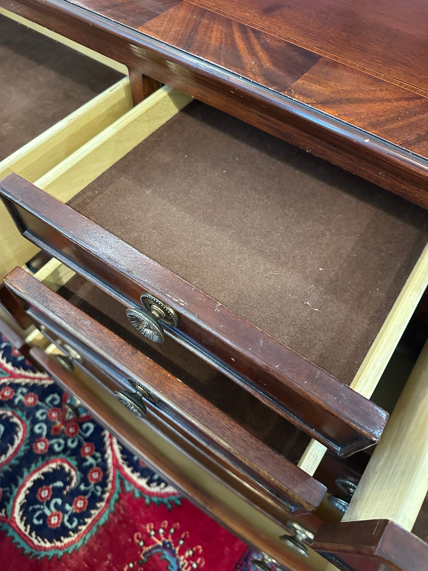 Universal Furniture Dresser and Mirror AS IS (0N8004)