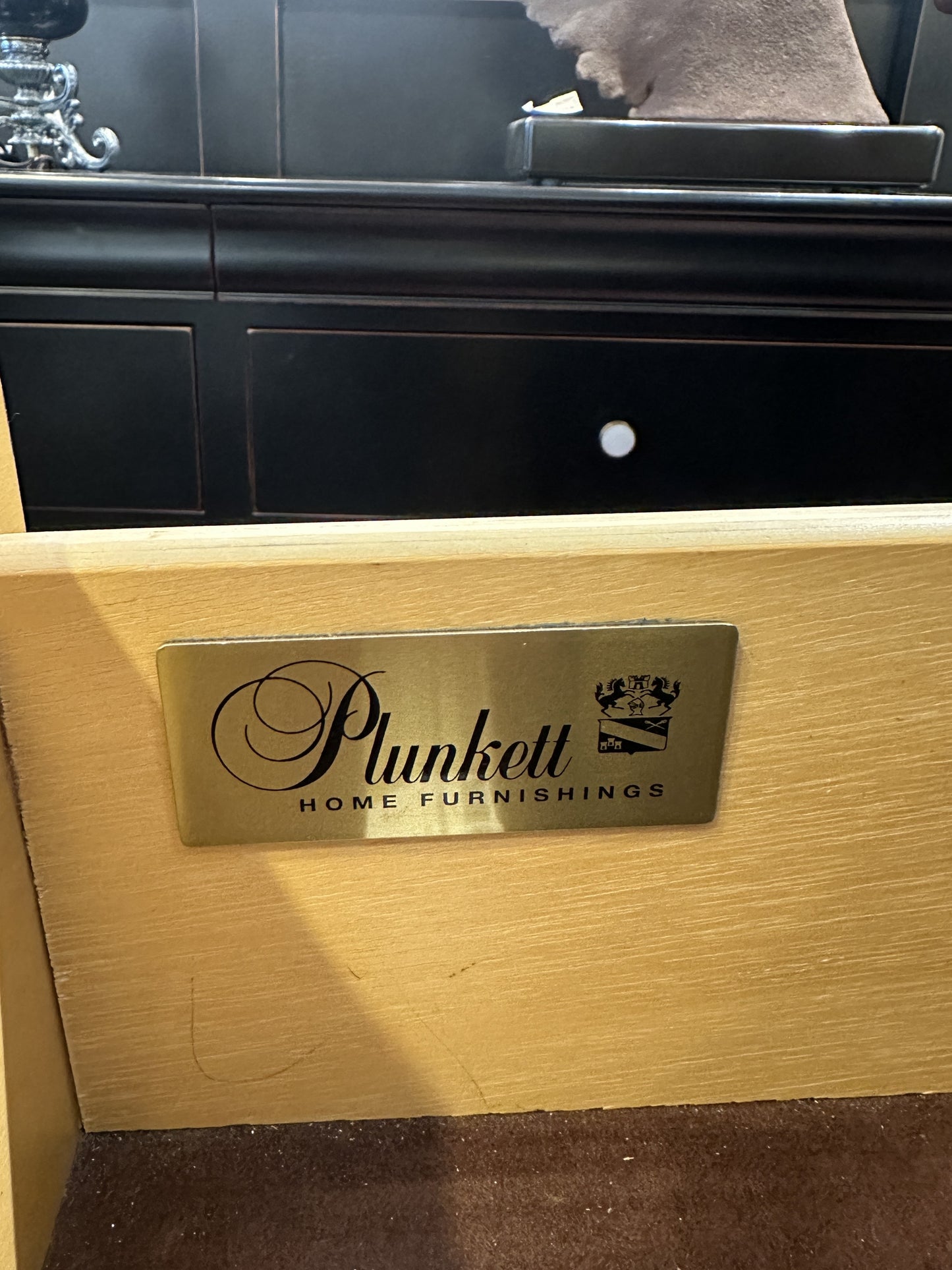Universal Furniture Dresser and Mirror AS IS (0N8004)
