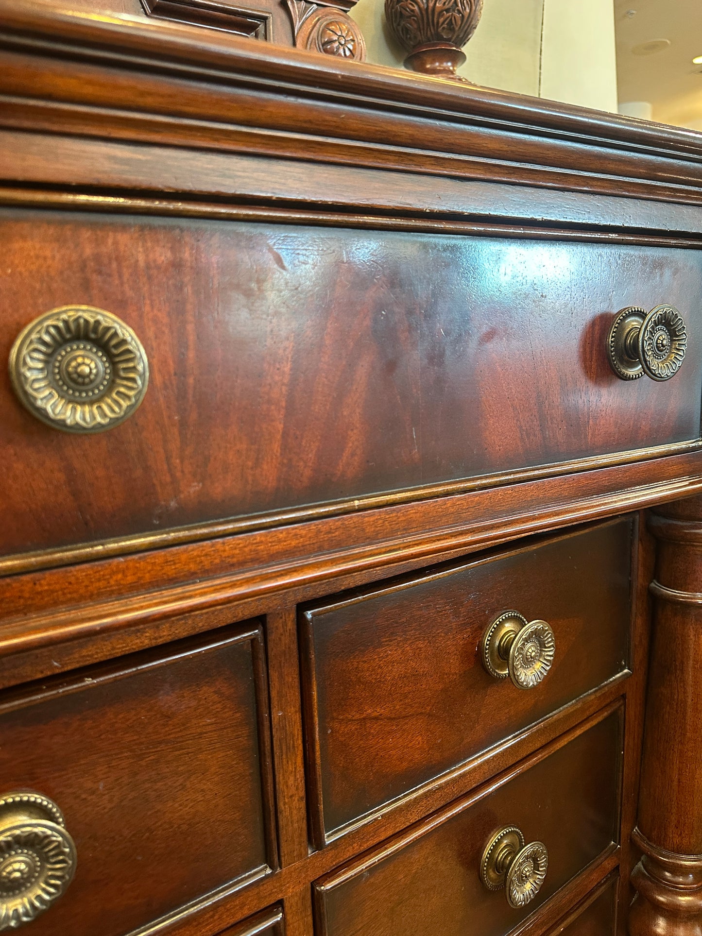 Universal Furniture Dresser and Mirror AS IS (0N8004)