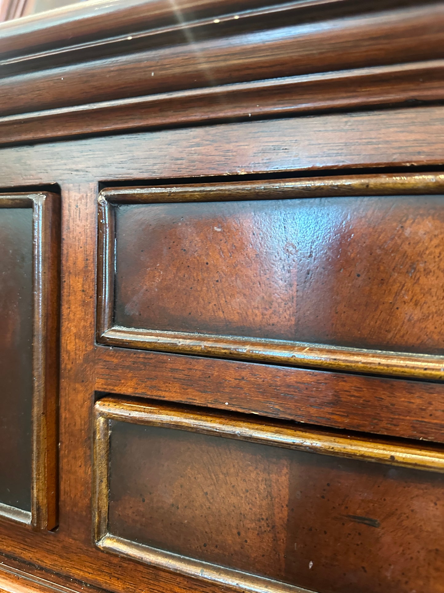 Universal Furniture Dresser and Mirror AS IS (0N8004)