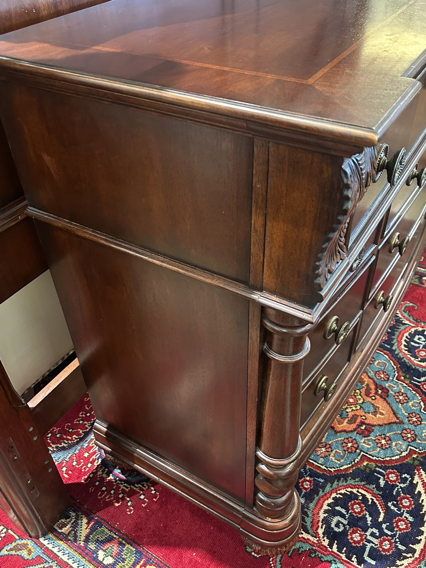 Universal Furniture Dresser and Mirror AS IS (0N8004)