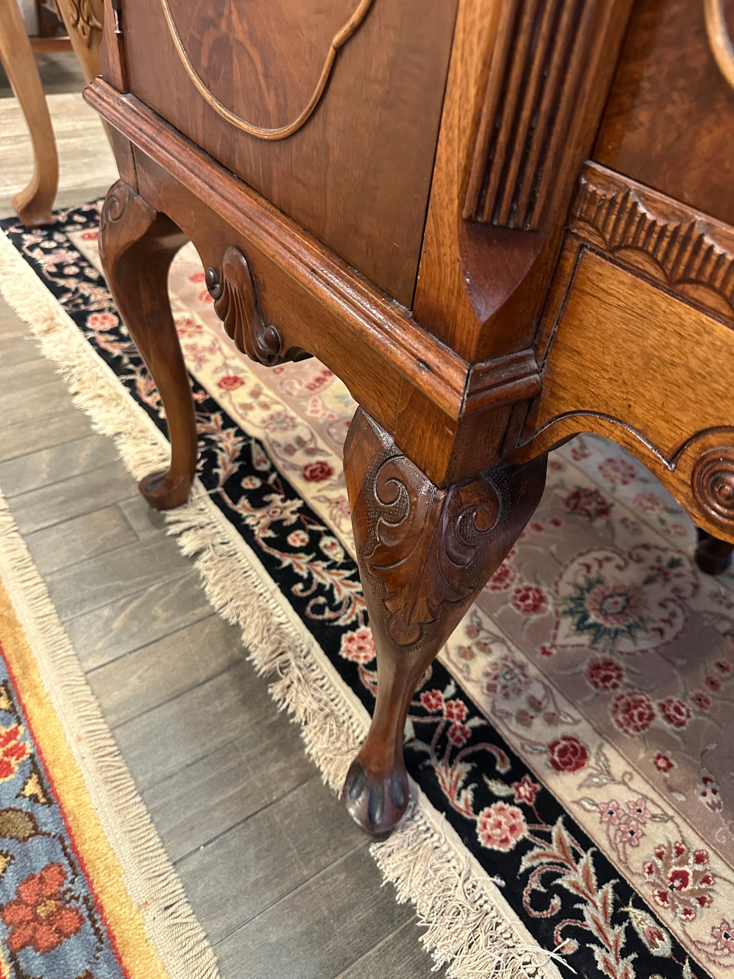 Antique Queen Anne Buffet (0N800A)