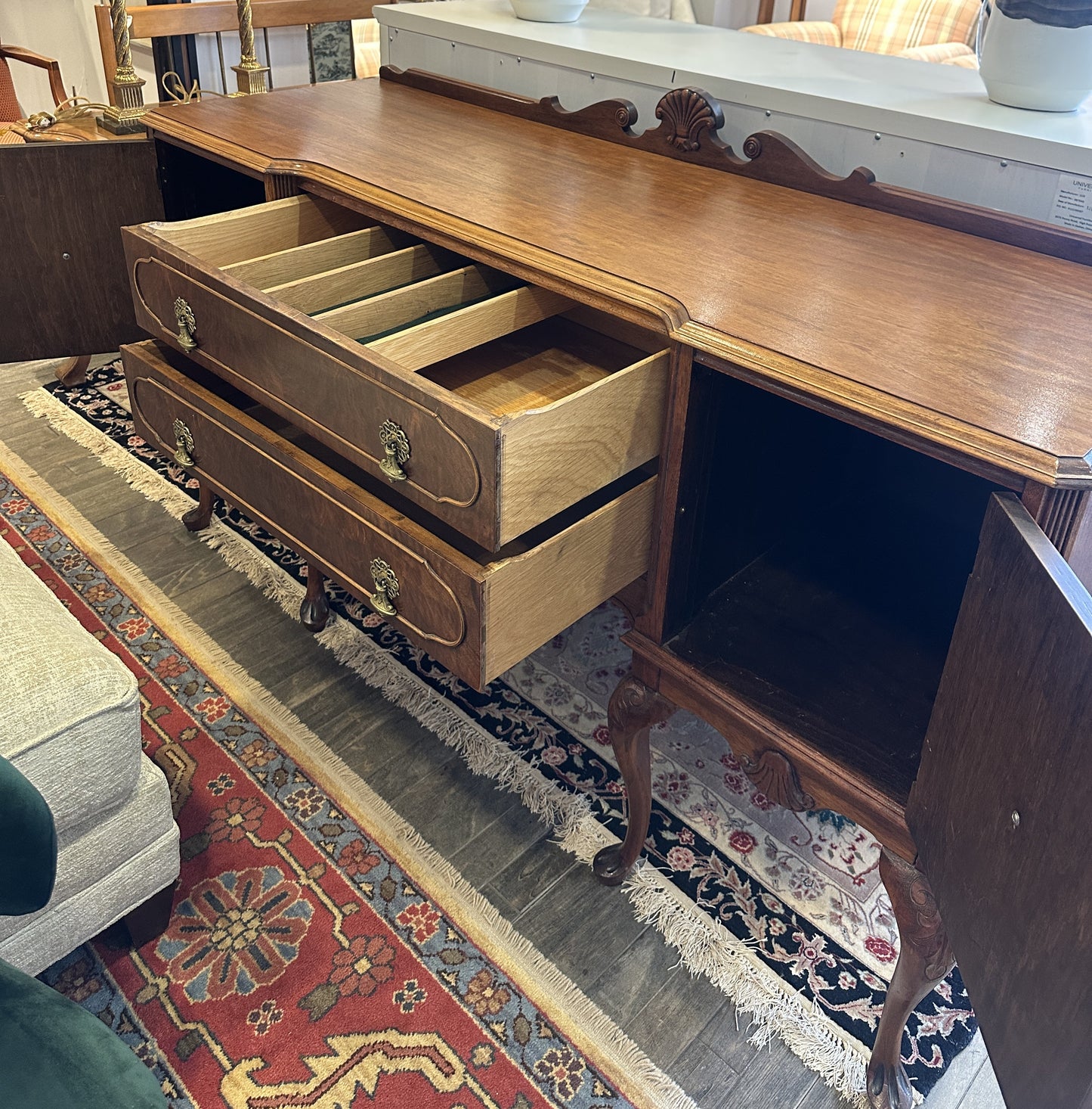 Antique Queen Anne Buffet (0N800A)