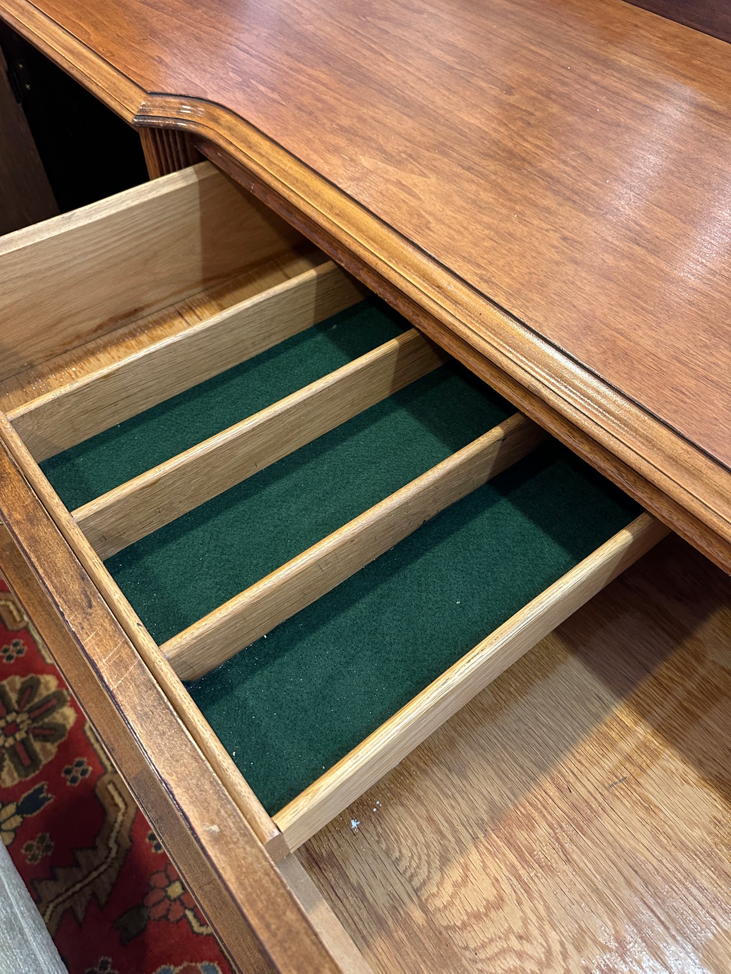 Antique Queen Anne Buffet (0N800A)