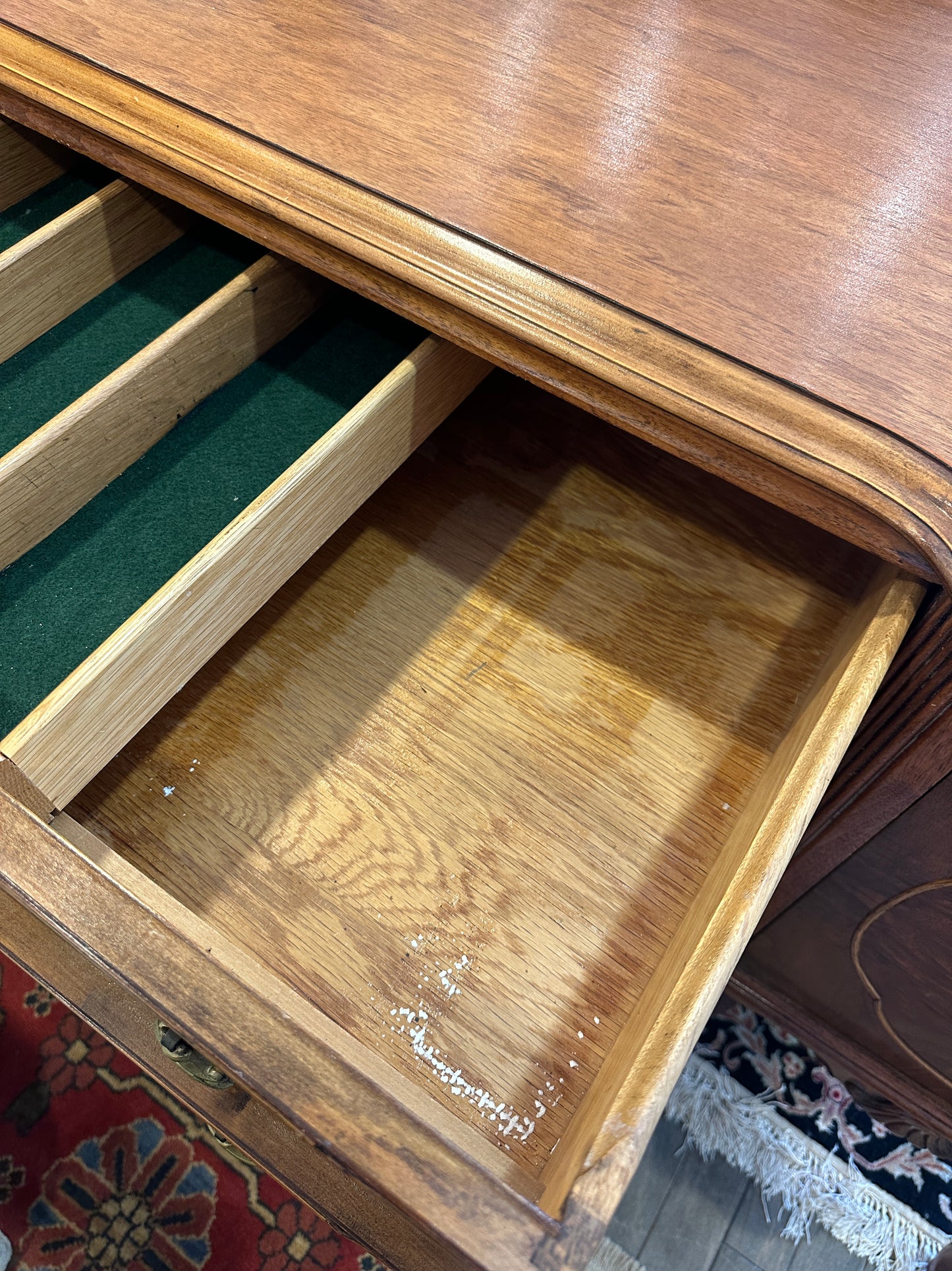 Antique Queen Anne Buffet (0N800A)