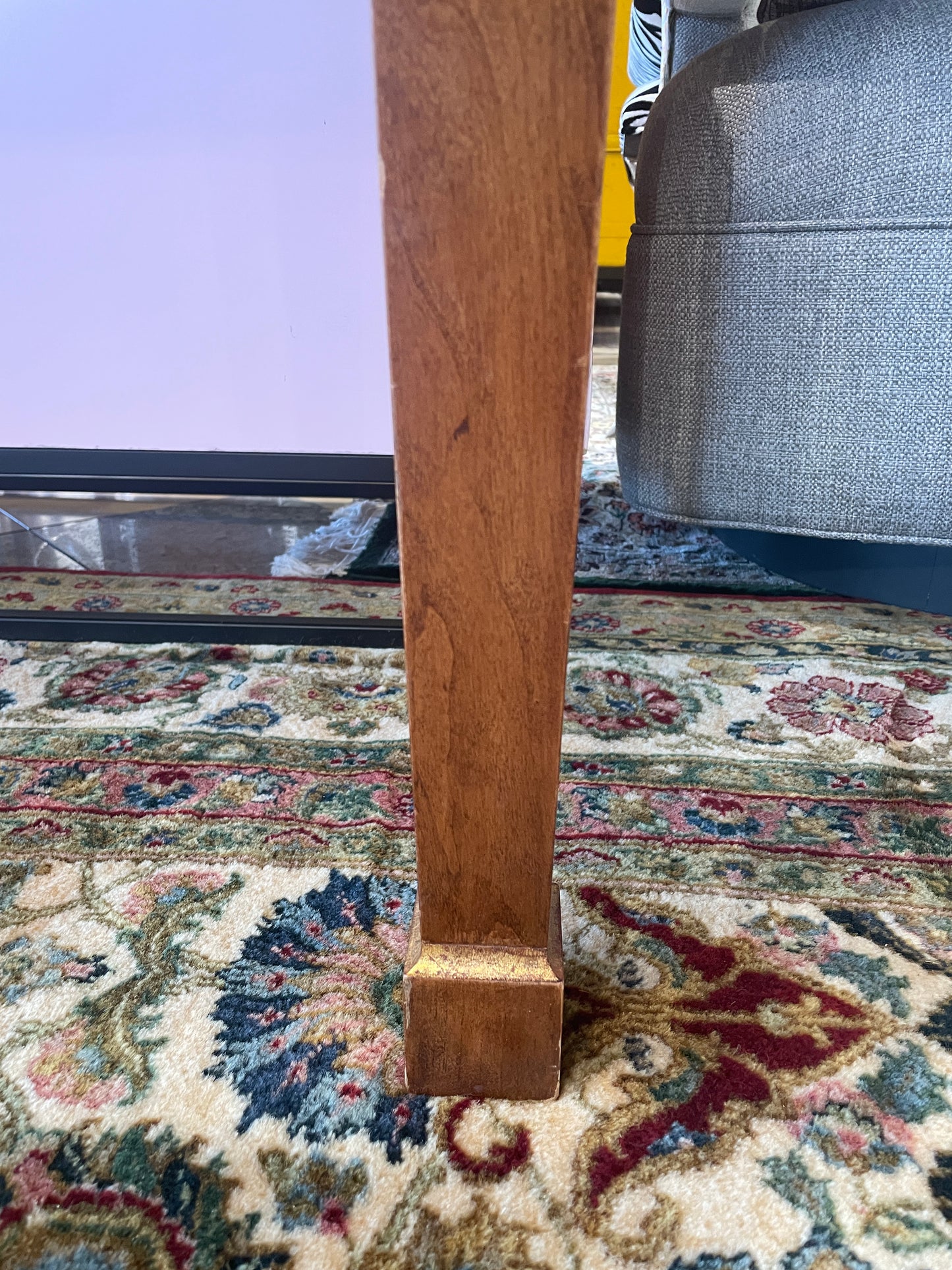 Neoclassical Console Table with Marble Top and Gilt Detail (00Y00C)
