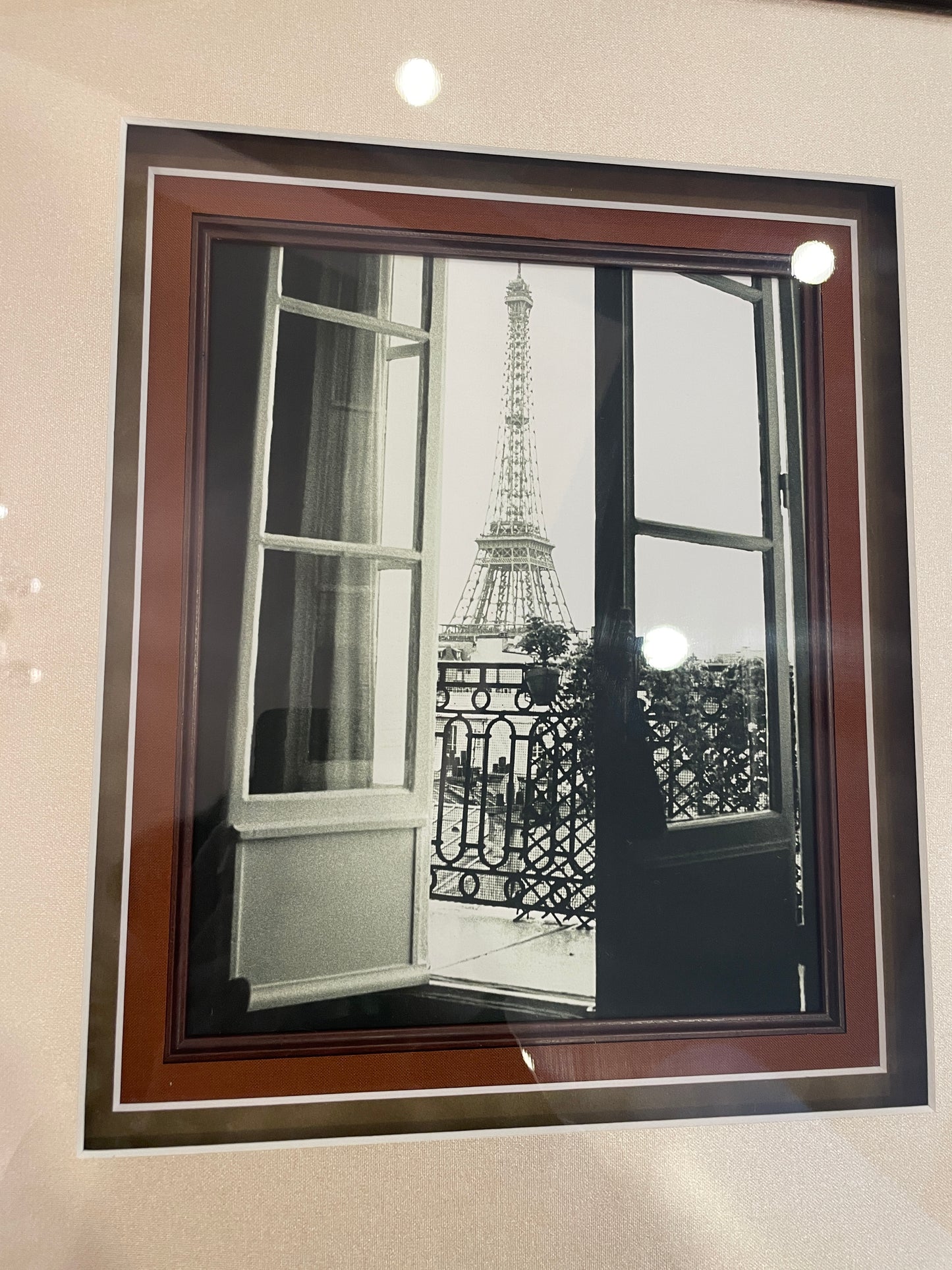 Eiffel Tower Print in Woven Frame (05S00U)