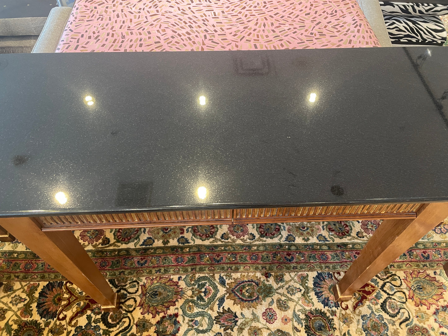Neoclassical Console Table with Marble Top and Gilt Detail (00Y00C)