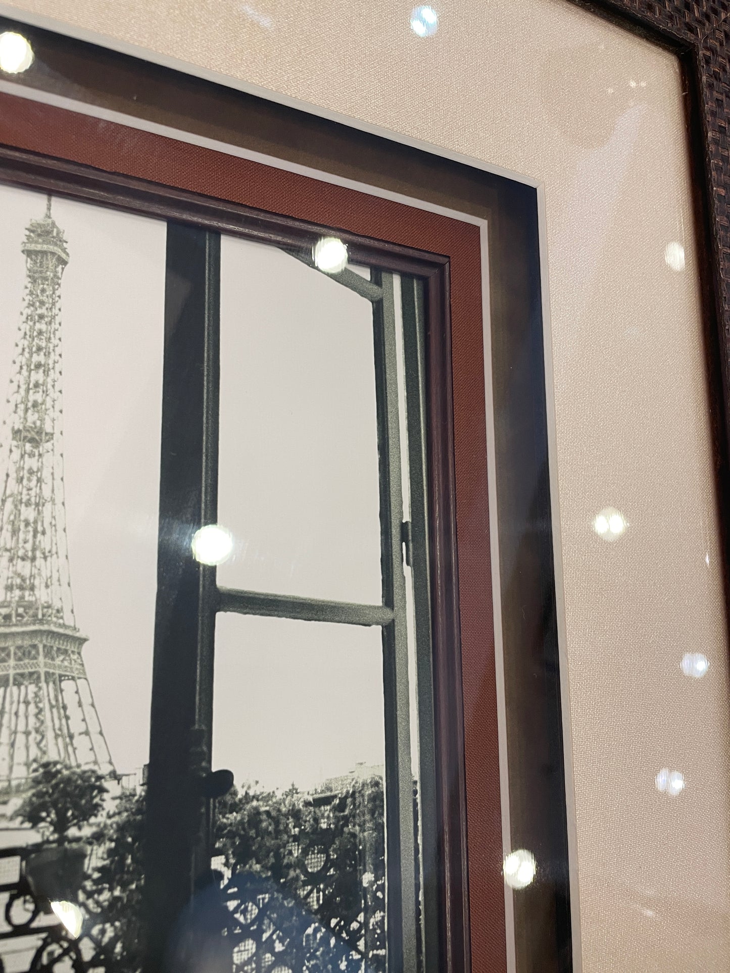 Eiffel Tower Print in Woven Frame (05S00U)