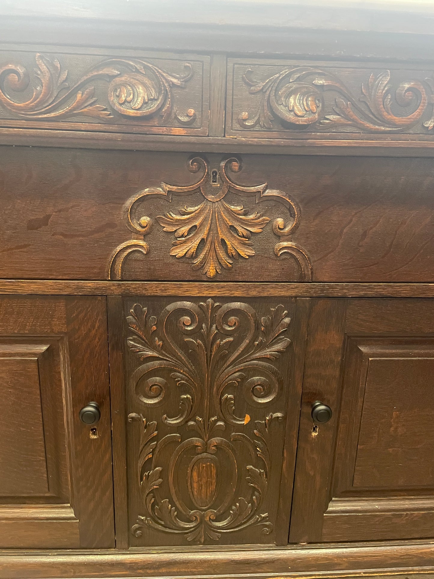Antique Renaissance Revival Carved Buffet with Marble Top (00Y00J)