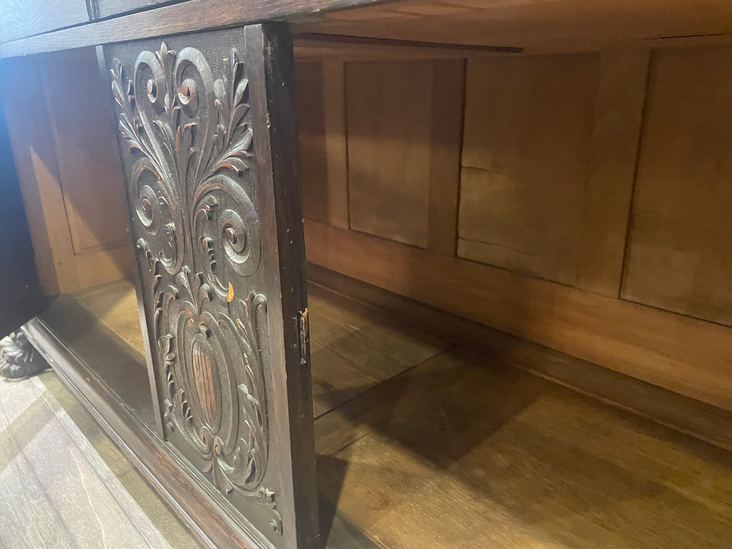 Antique Renaissance Revival Carved Buffet with Marble Top (00Y00J)
