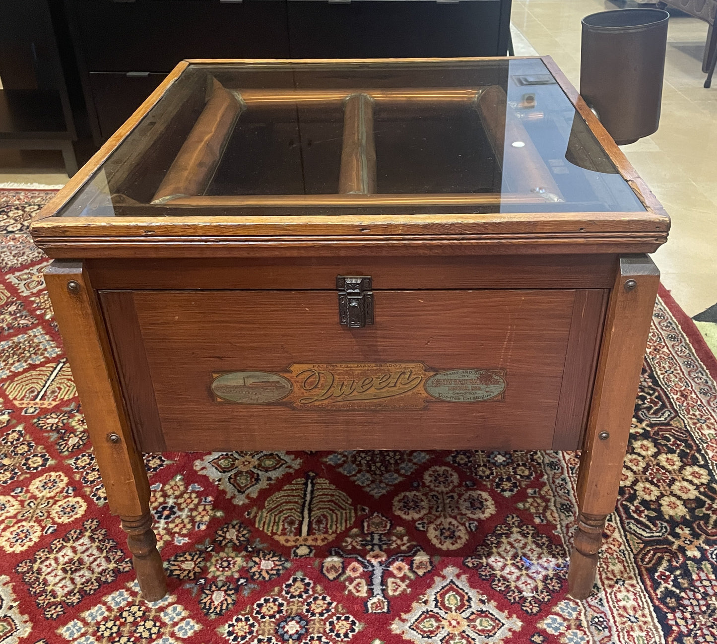Queen Incubator/Hatchery Table, Circa 1910 (060006)