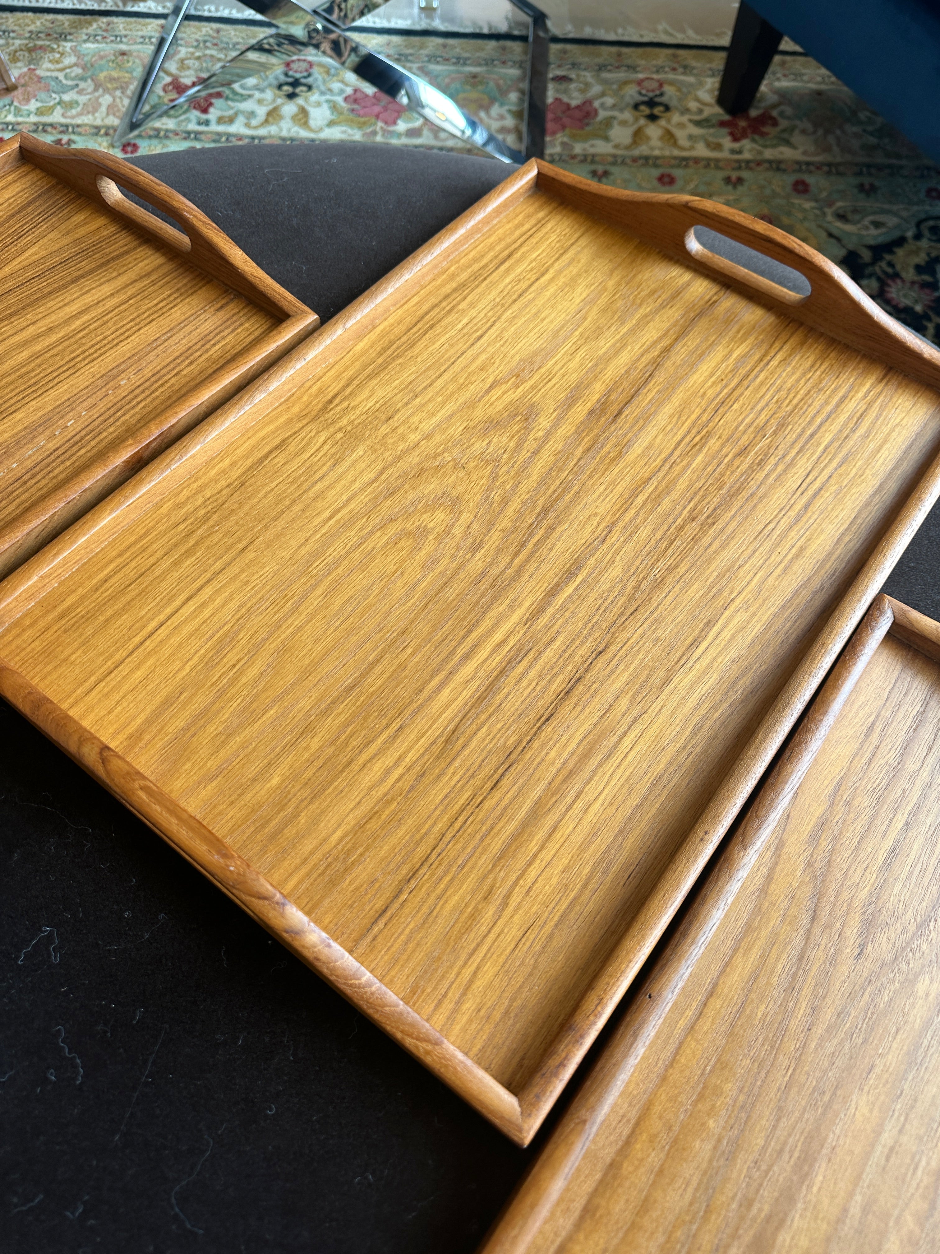 Dolphin Vintage Nesting Trays in Teak, C. 1960s (0NG00A) – The
