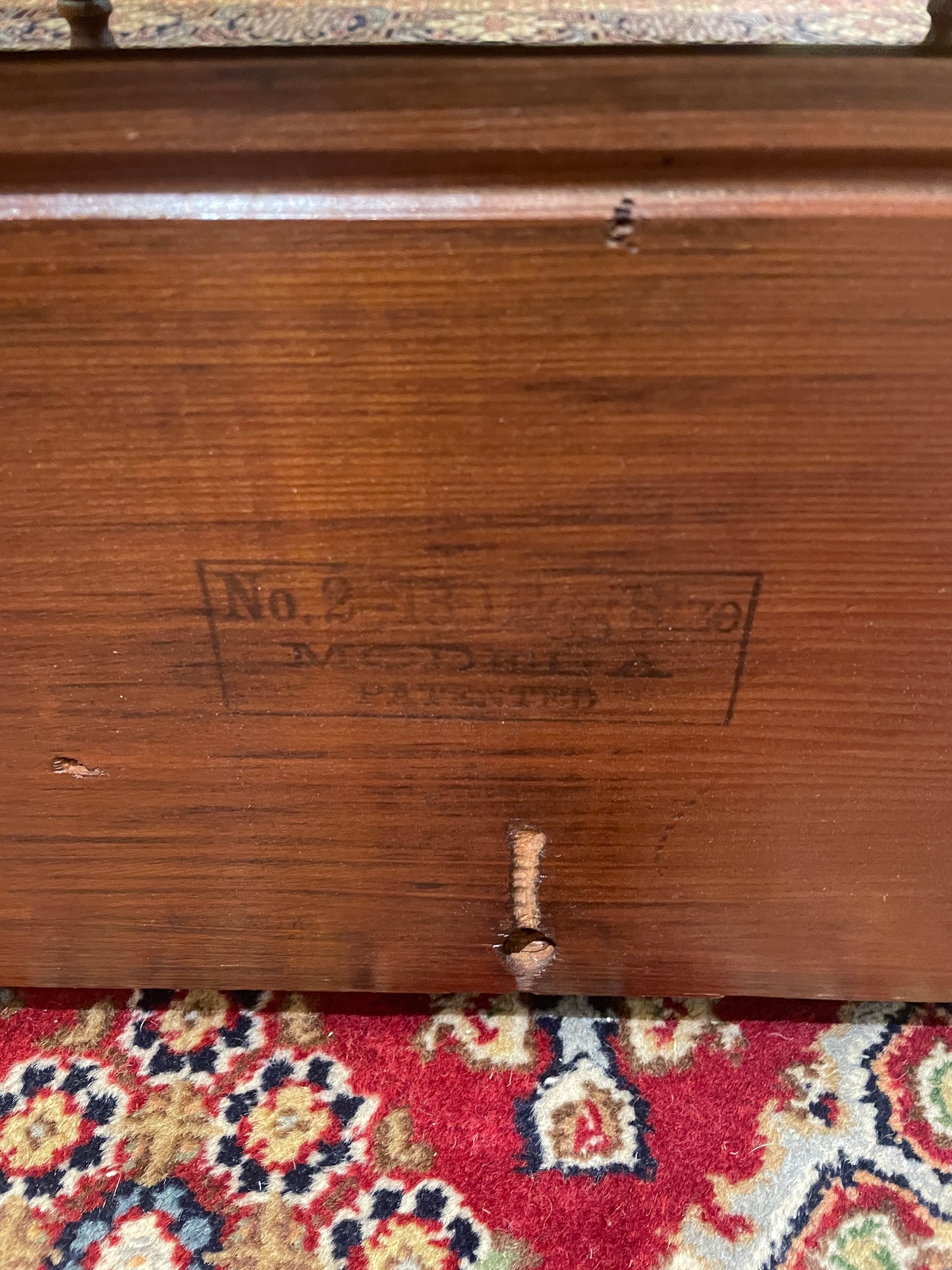 Queen Incubator/Hatchery Table, Circa 1910 (060006)