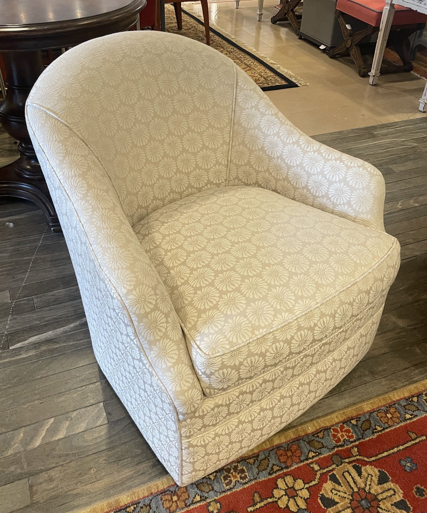 Charles Stewart Shiloh Swivel Chair in Floral (0OT005)