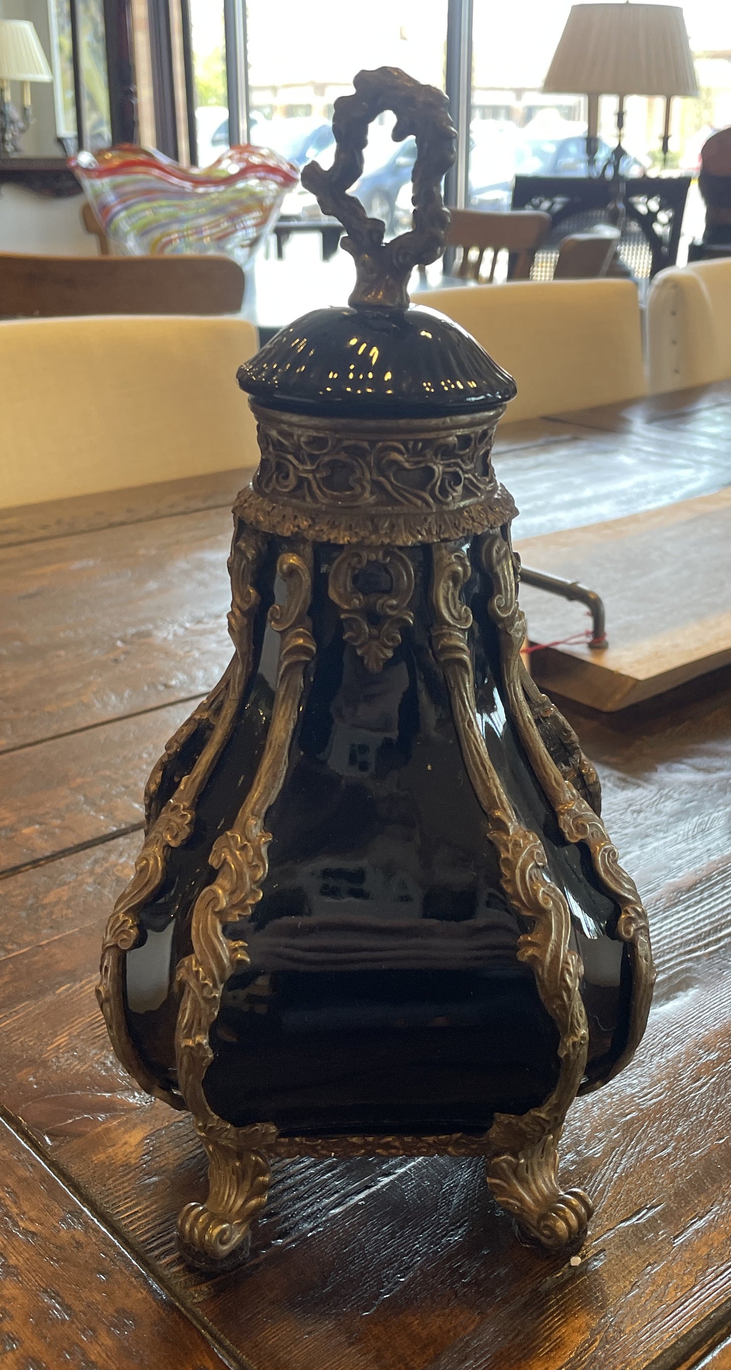 Castilian Black Bottle Vase (05S00F)