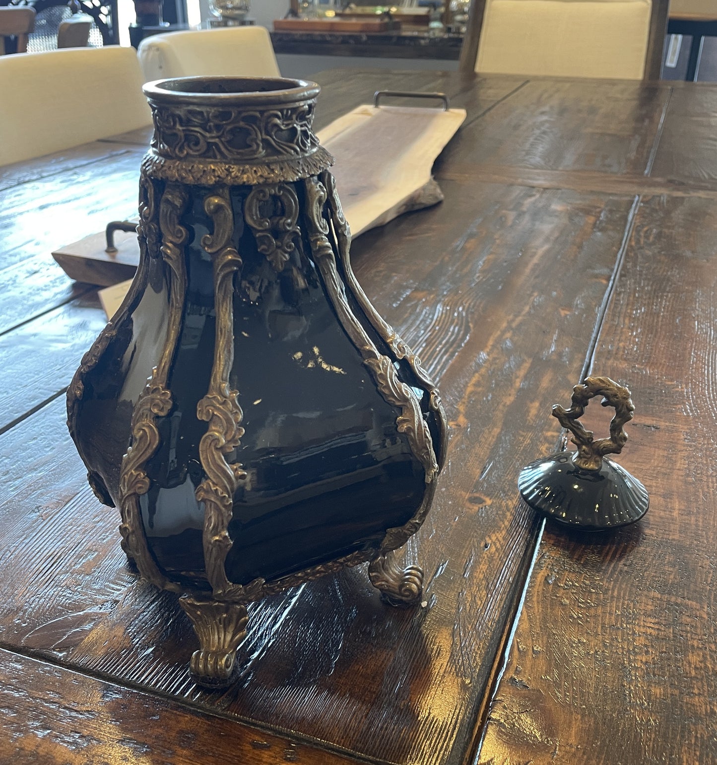 Castilian Black Bottle Vase (05S00F)