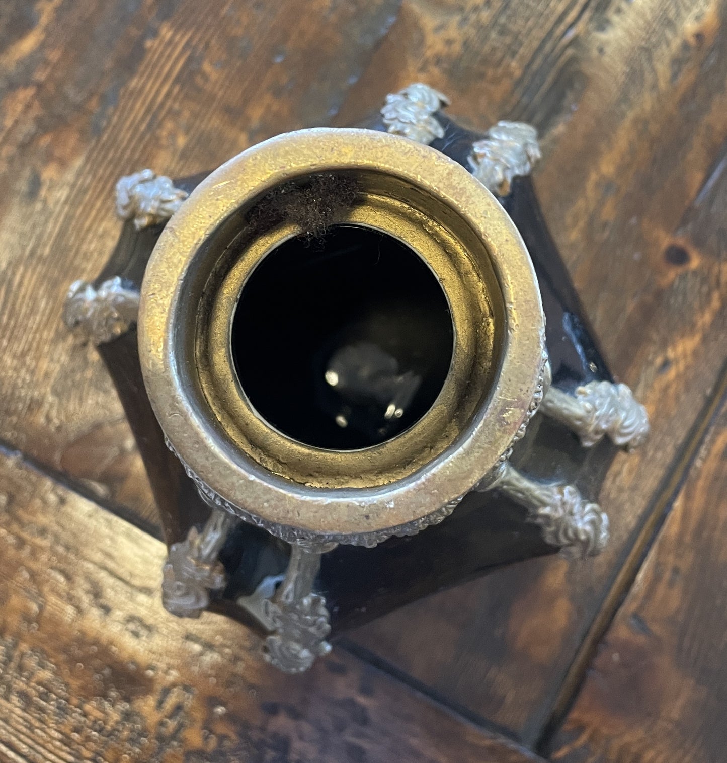 Castilian Black Bottle Vase (05S00F)