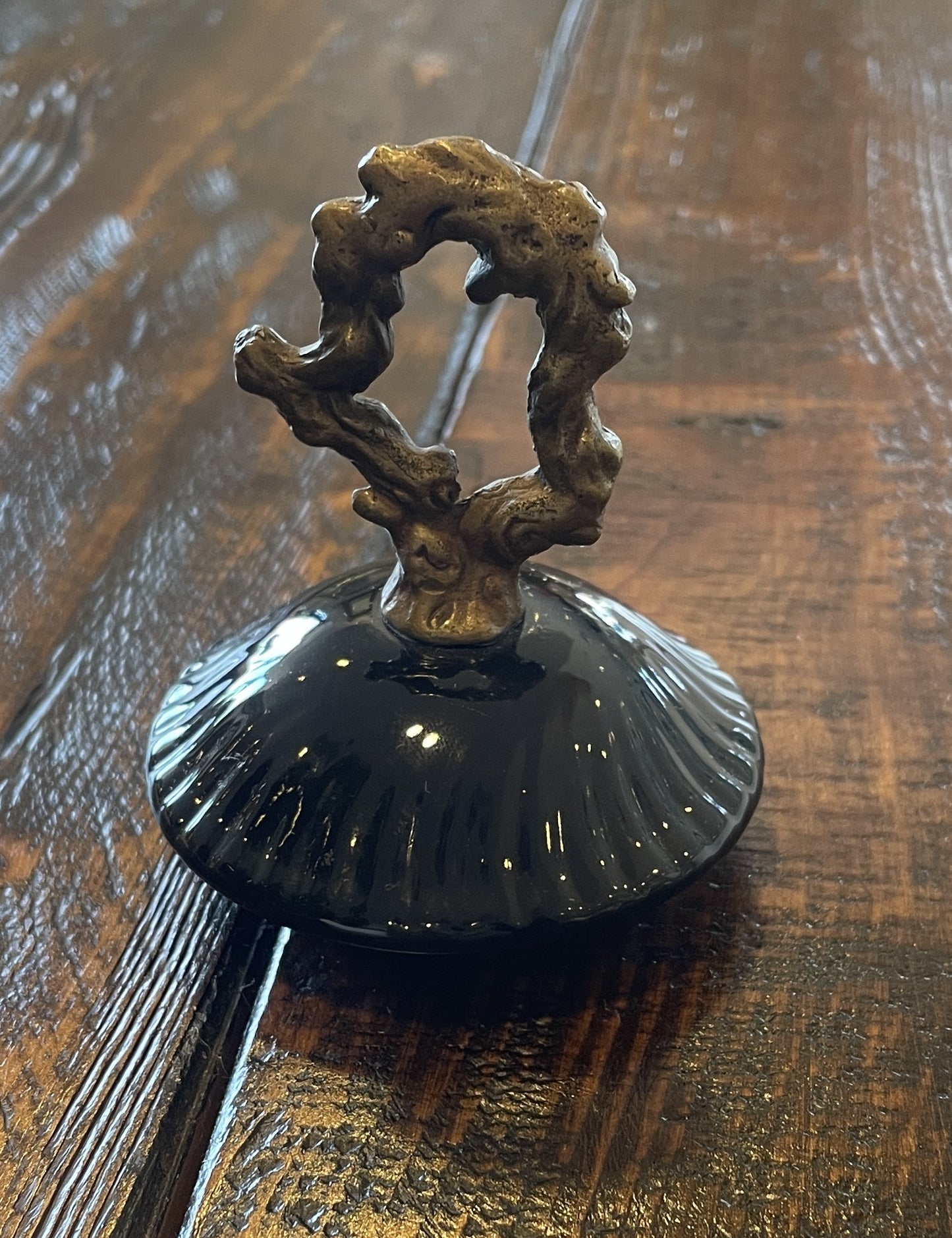 Castilian Black Bottle Vase (05S00F)