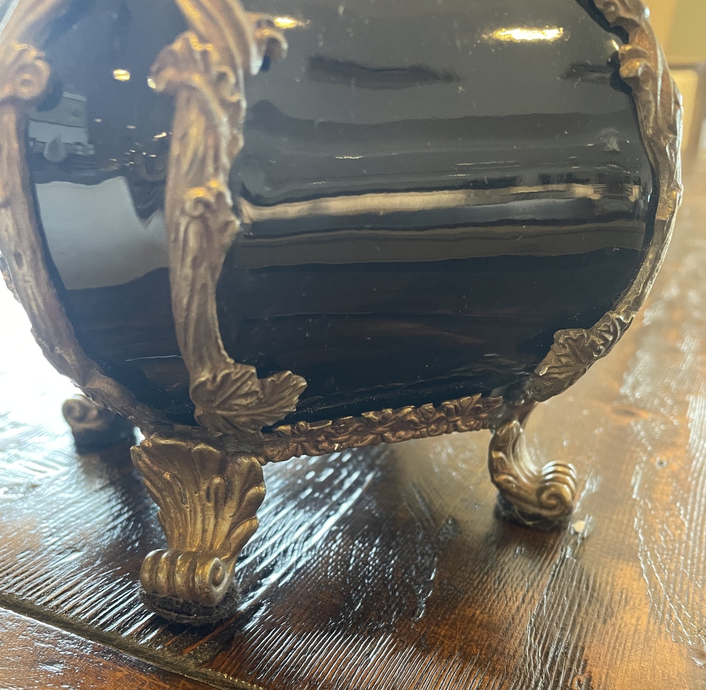 Castilian Black Bottle Vase (05S00F)