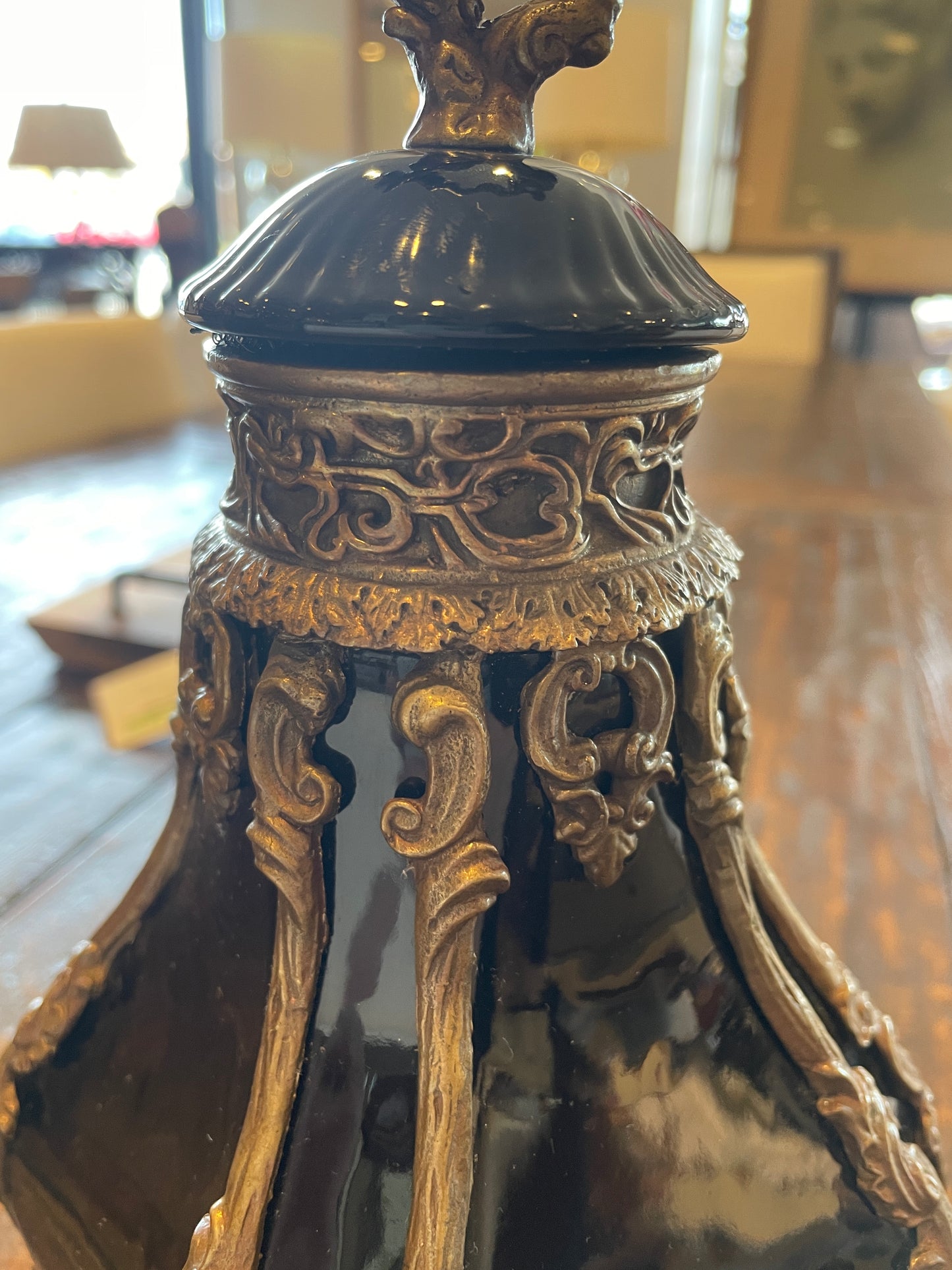 Castilian Black Bottle Vase (05S00F)