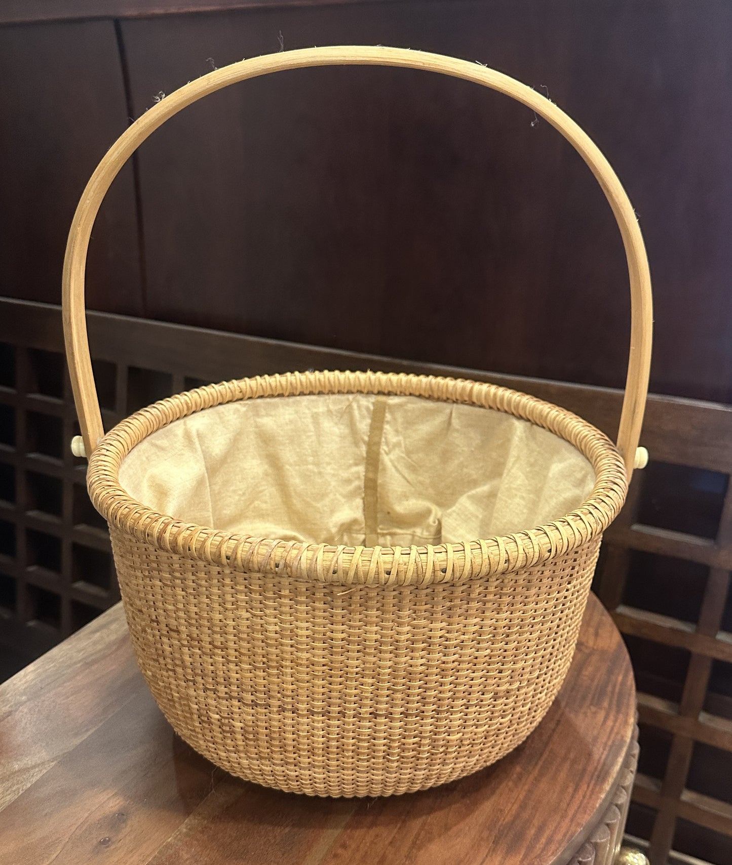 Nantucket Lightship Sewing Basket with Handle, Unsigned (0NG001)