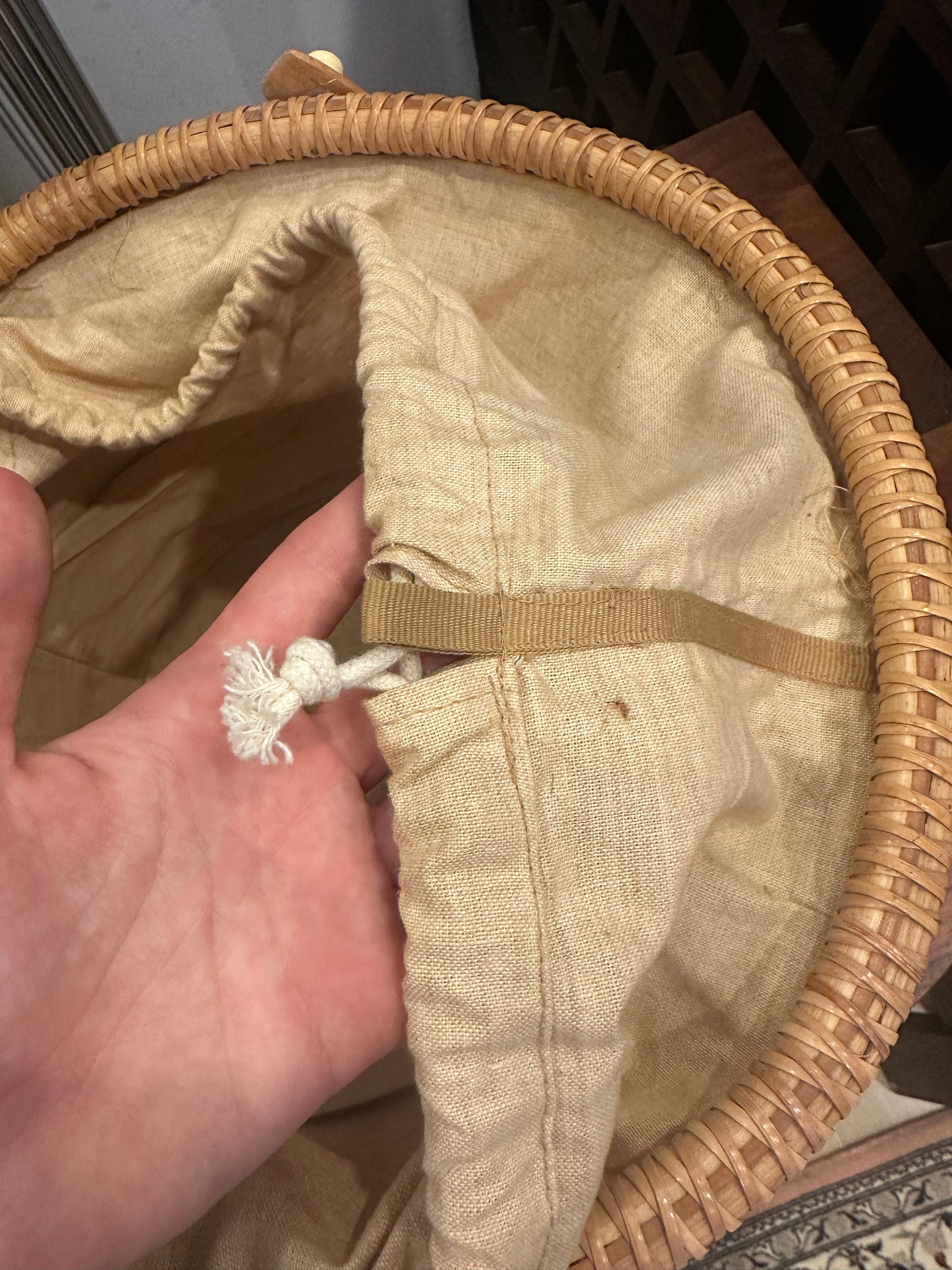 Nantucket Lightship Sewing Basket with Handle, Unsigned (0NG001)