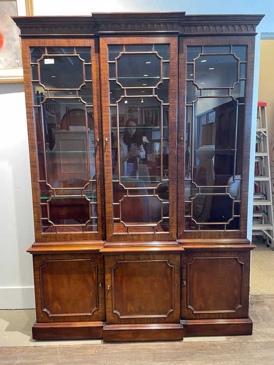 Henredon Mahogany China Cabinet (0D2001)