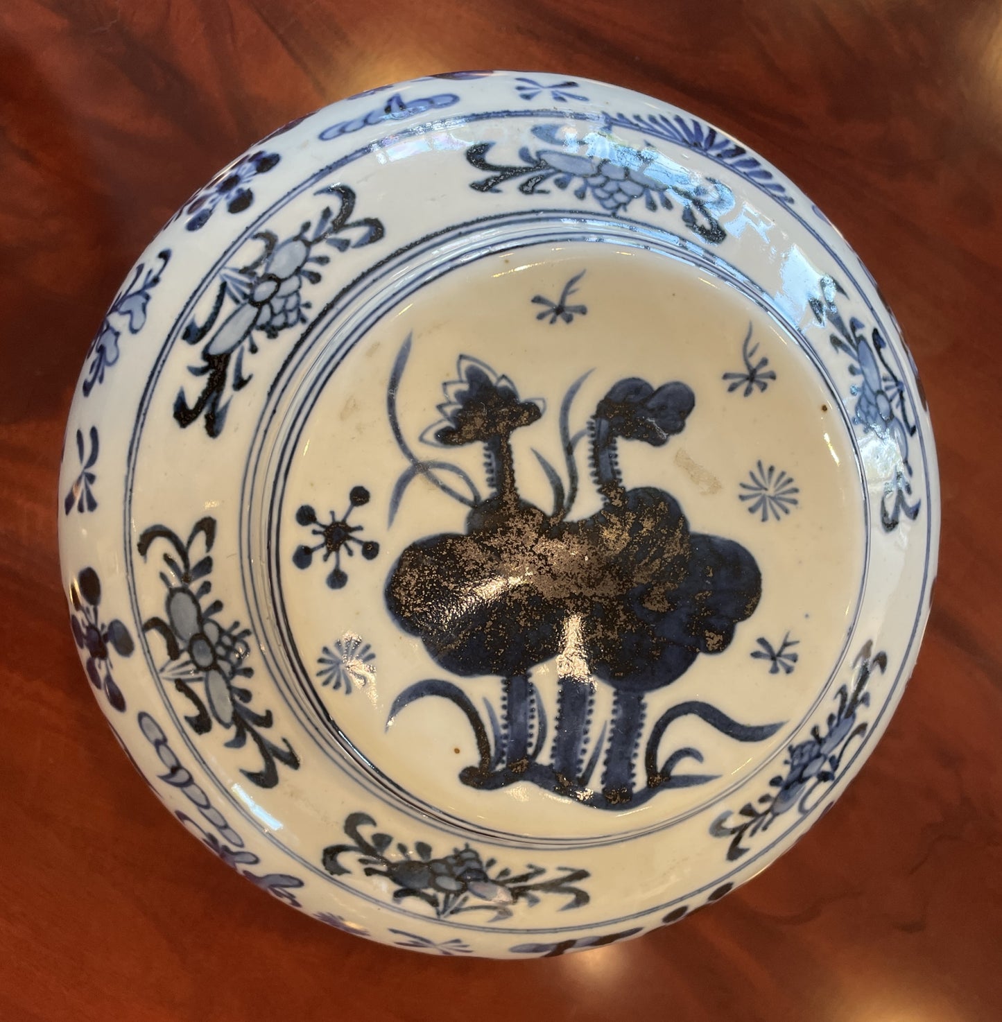 Blue and White Ginger Jar with Swallow and Floral tapestry, a pair (0OT00J)