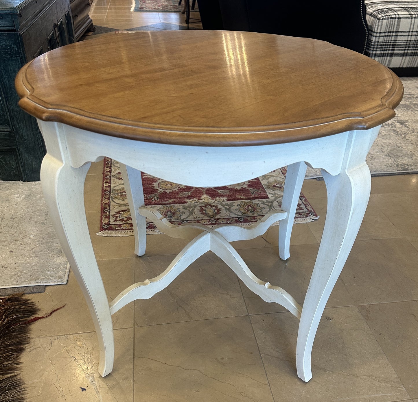Ethan Allen Two Tone Round End Table (0NO002)