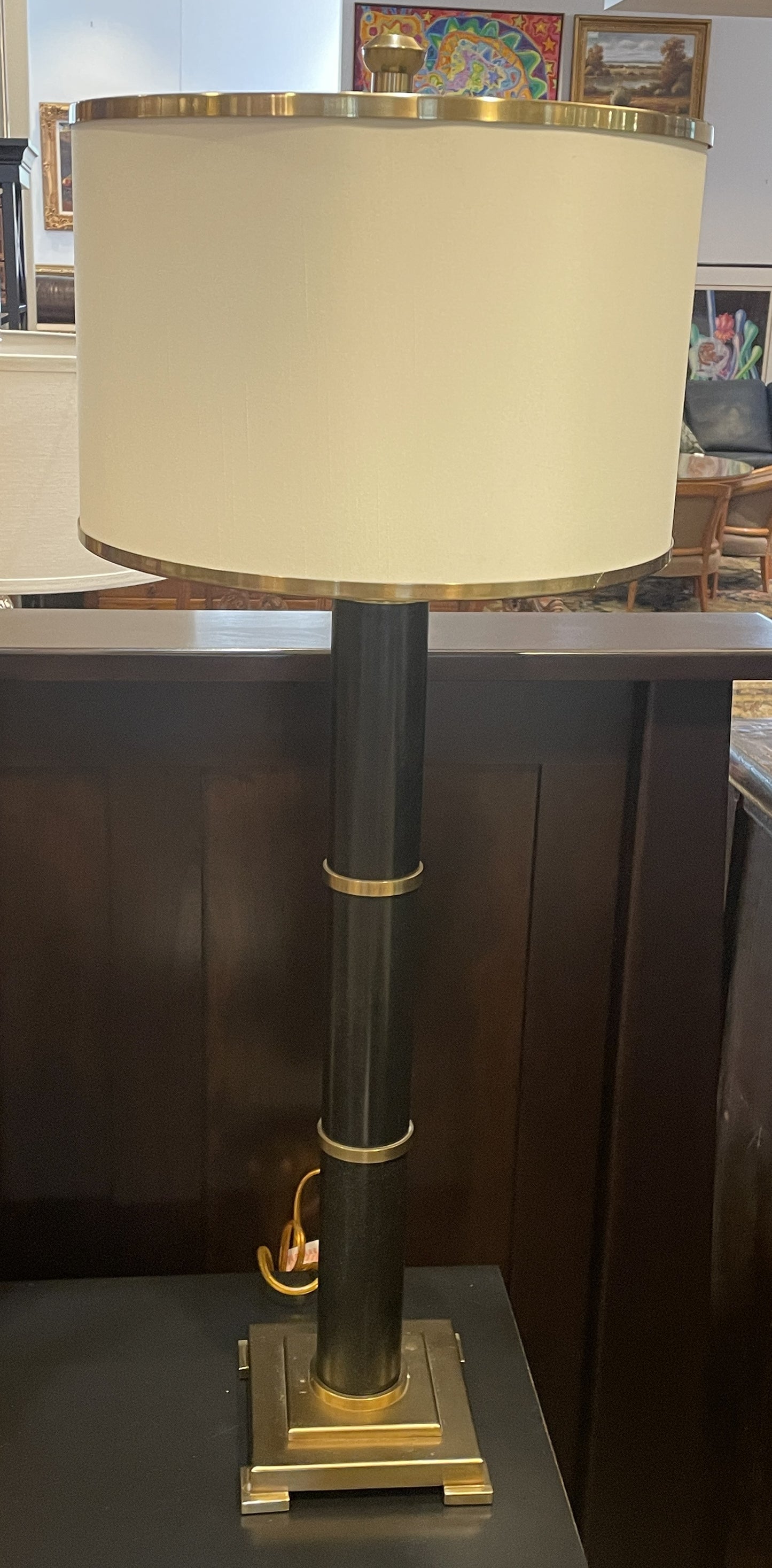 Pr. Black and Brass Regency style buffet lamps (0HE002)