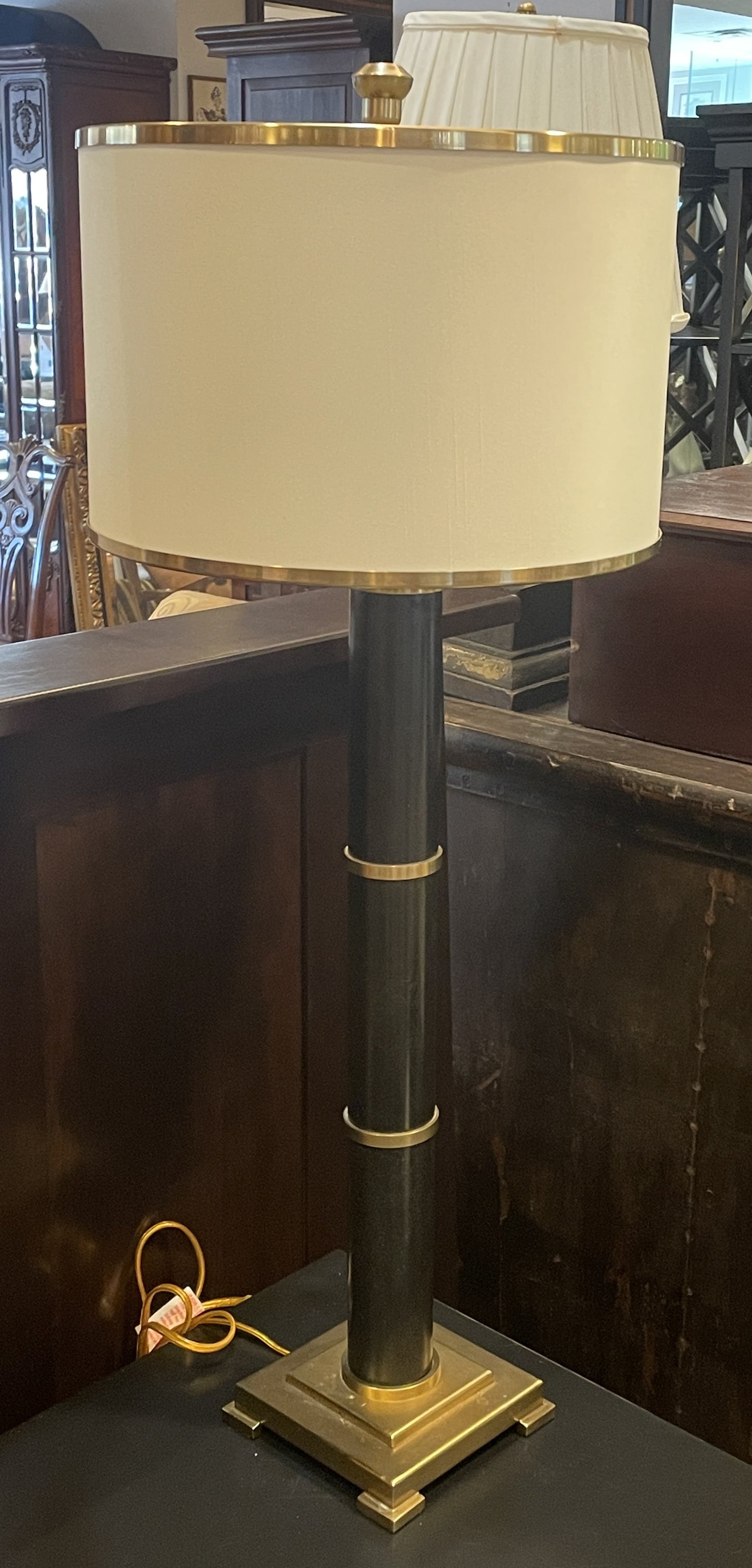 Pr. Black and Brass Regency style buffet lamps (0HE002)