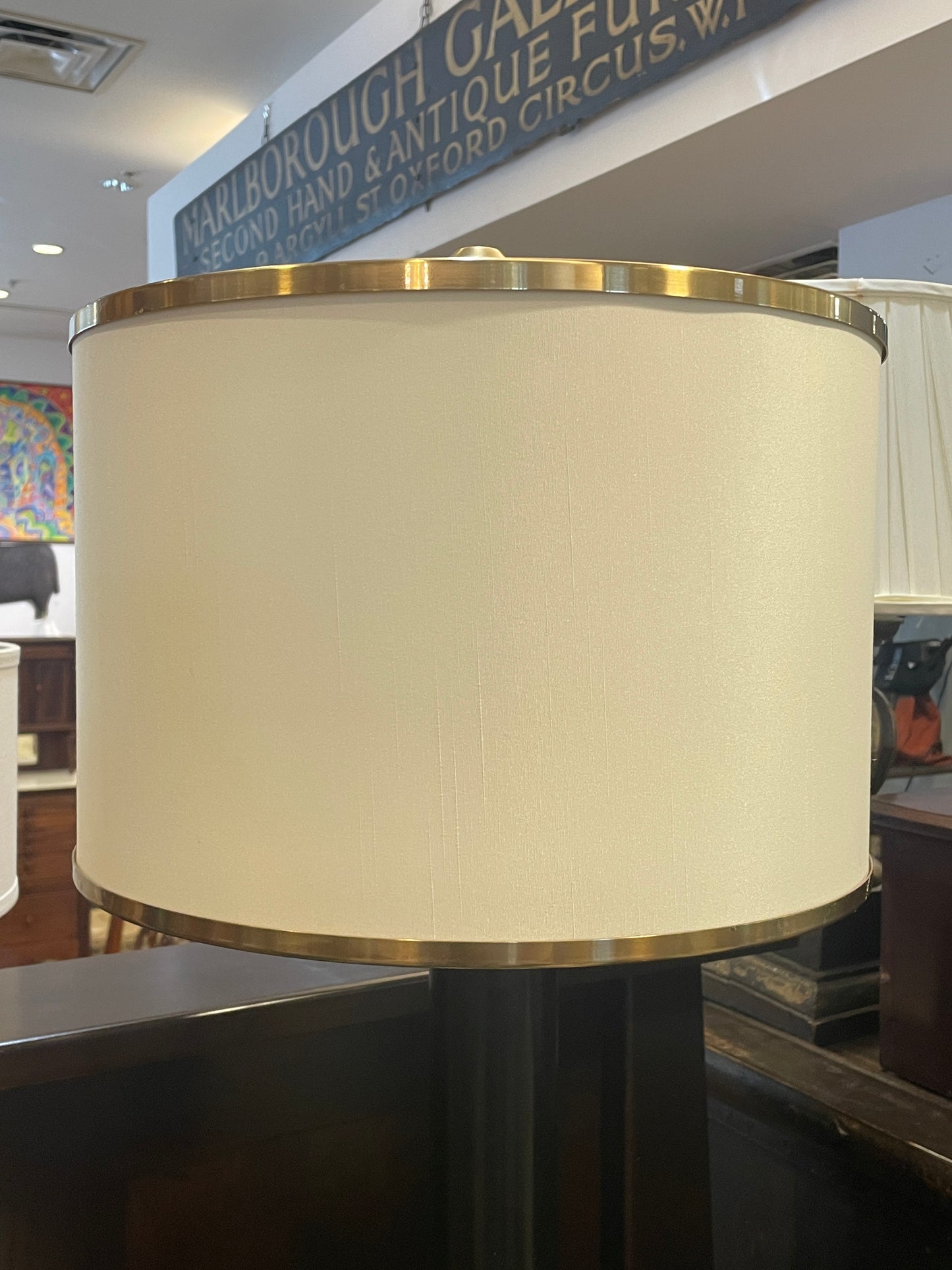 Pr. Black and Brass Regency style buffet lamps (0HE002)
