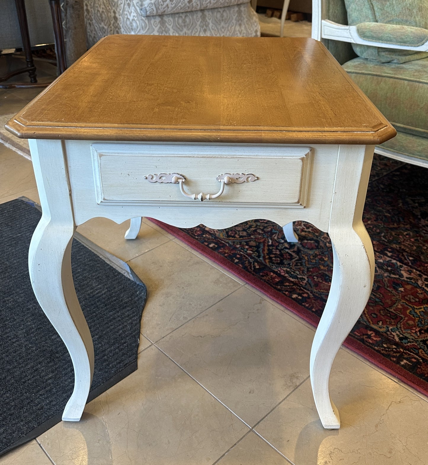 Ethan Allen Two Tone End Table (0NO003)