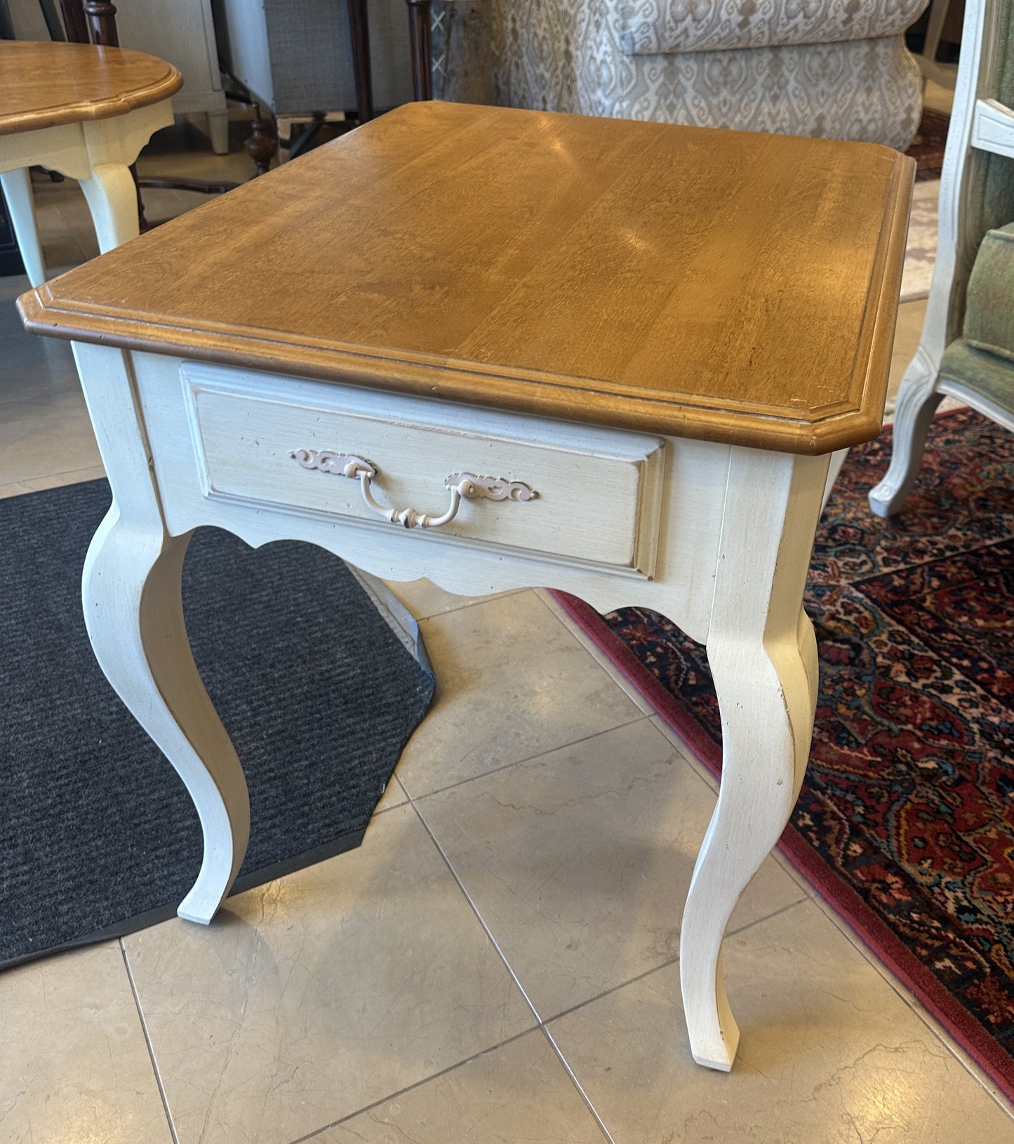 Ethan Allen Two Tone End Table (0NO003)