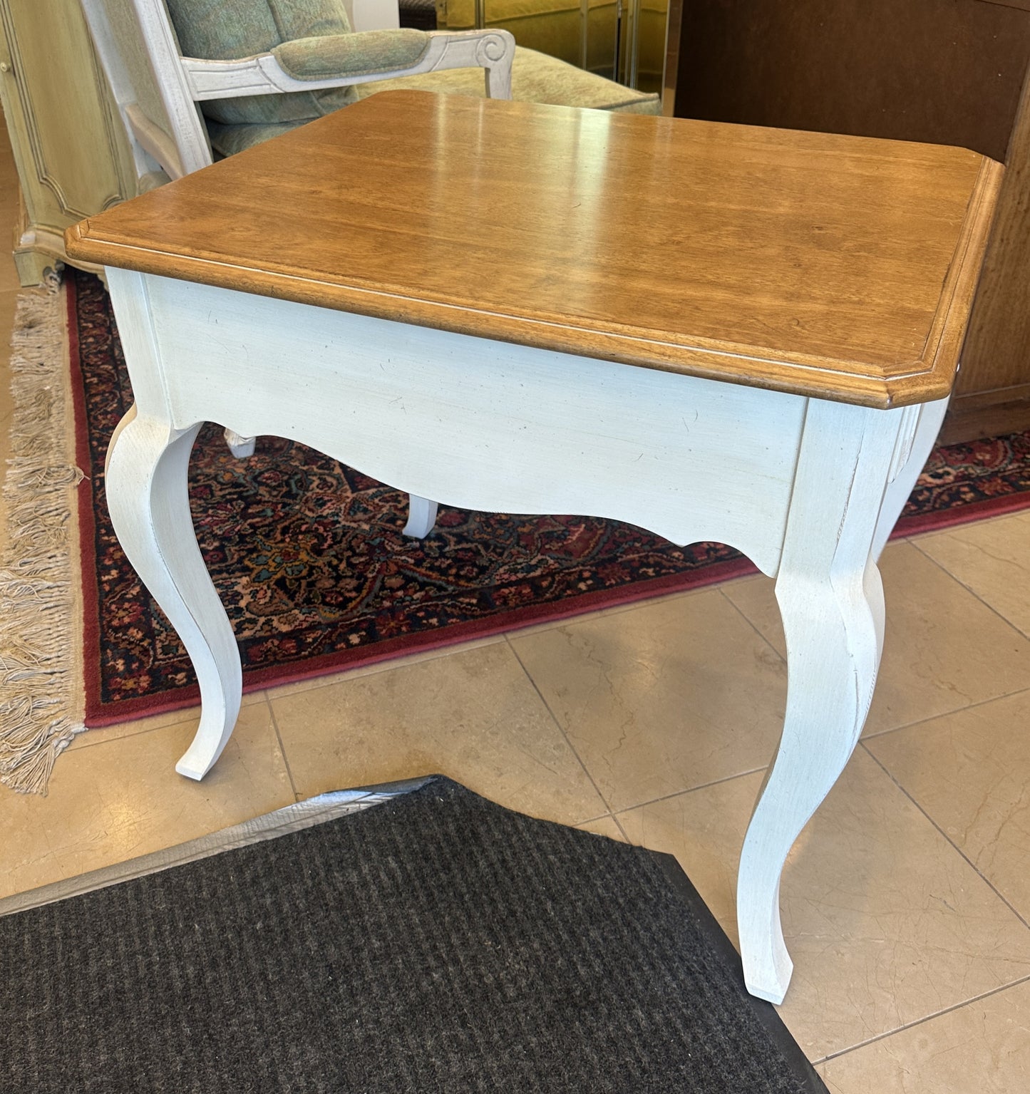 Ethan Allen Two Tone End Table (0NO003)