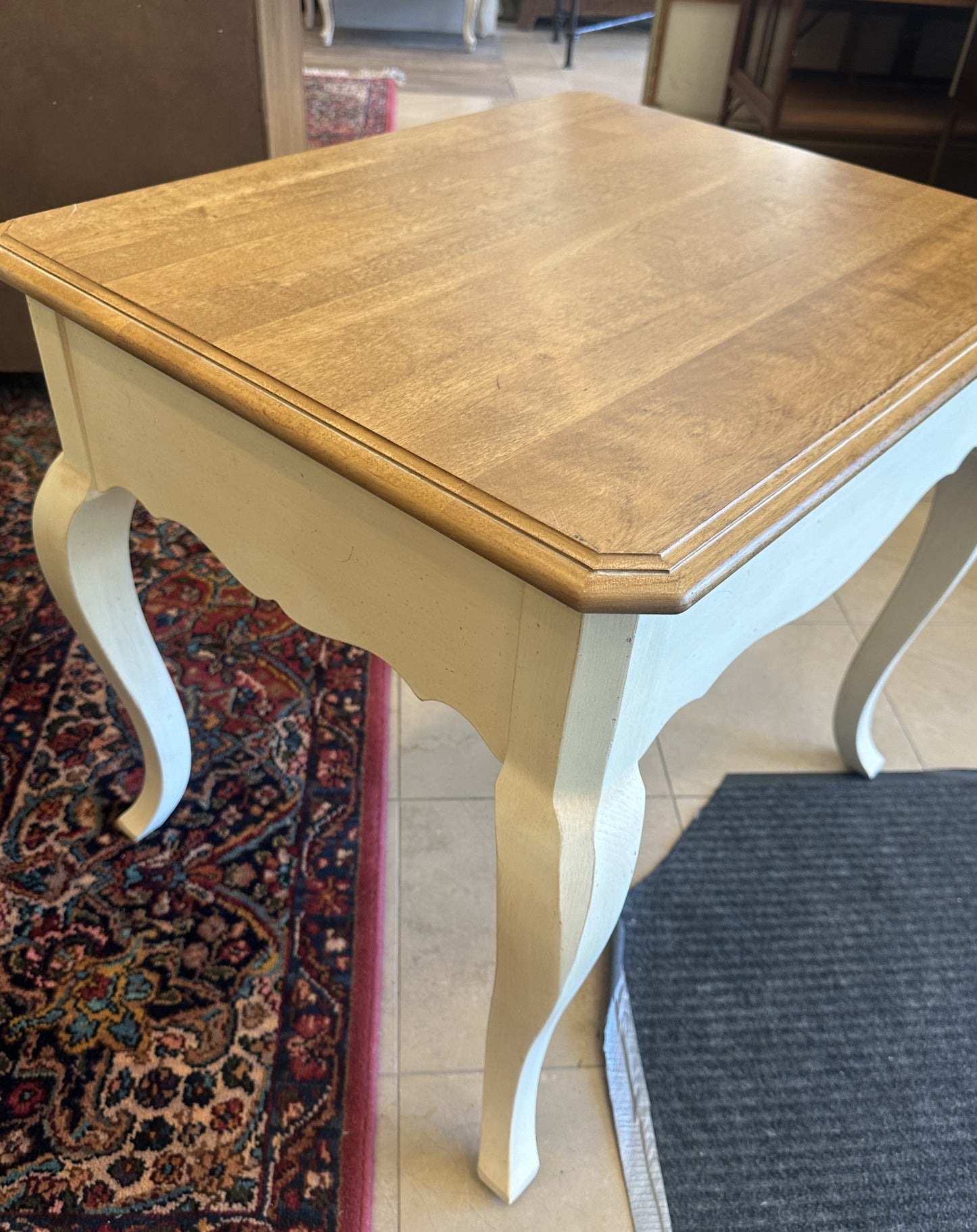 Ethan Allen Two Tone End Table (0NO003)