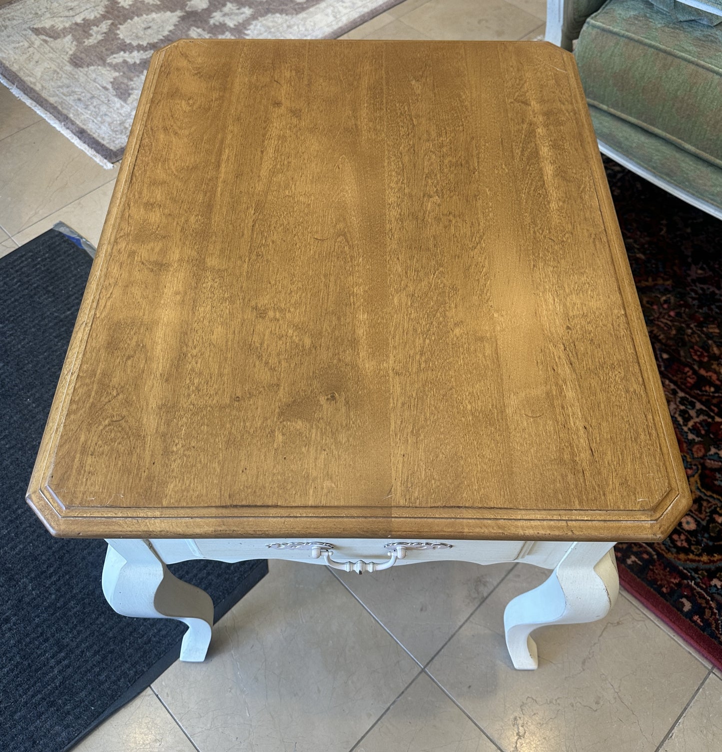 Ethan Allen Two Tone End Table (0NO003)