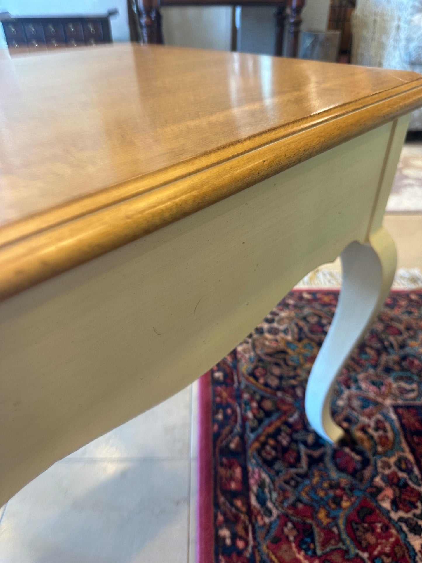 Ethan Allen Two Tone End Table (0NO003)