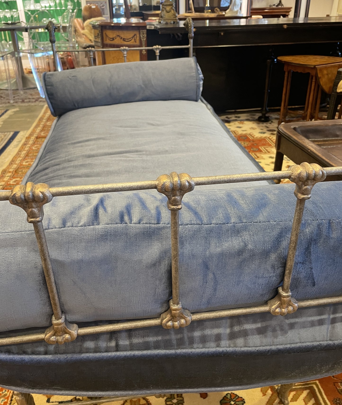 Iron Bench with Velvet Cushion (0HE003)
