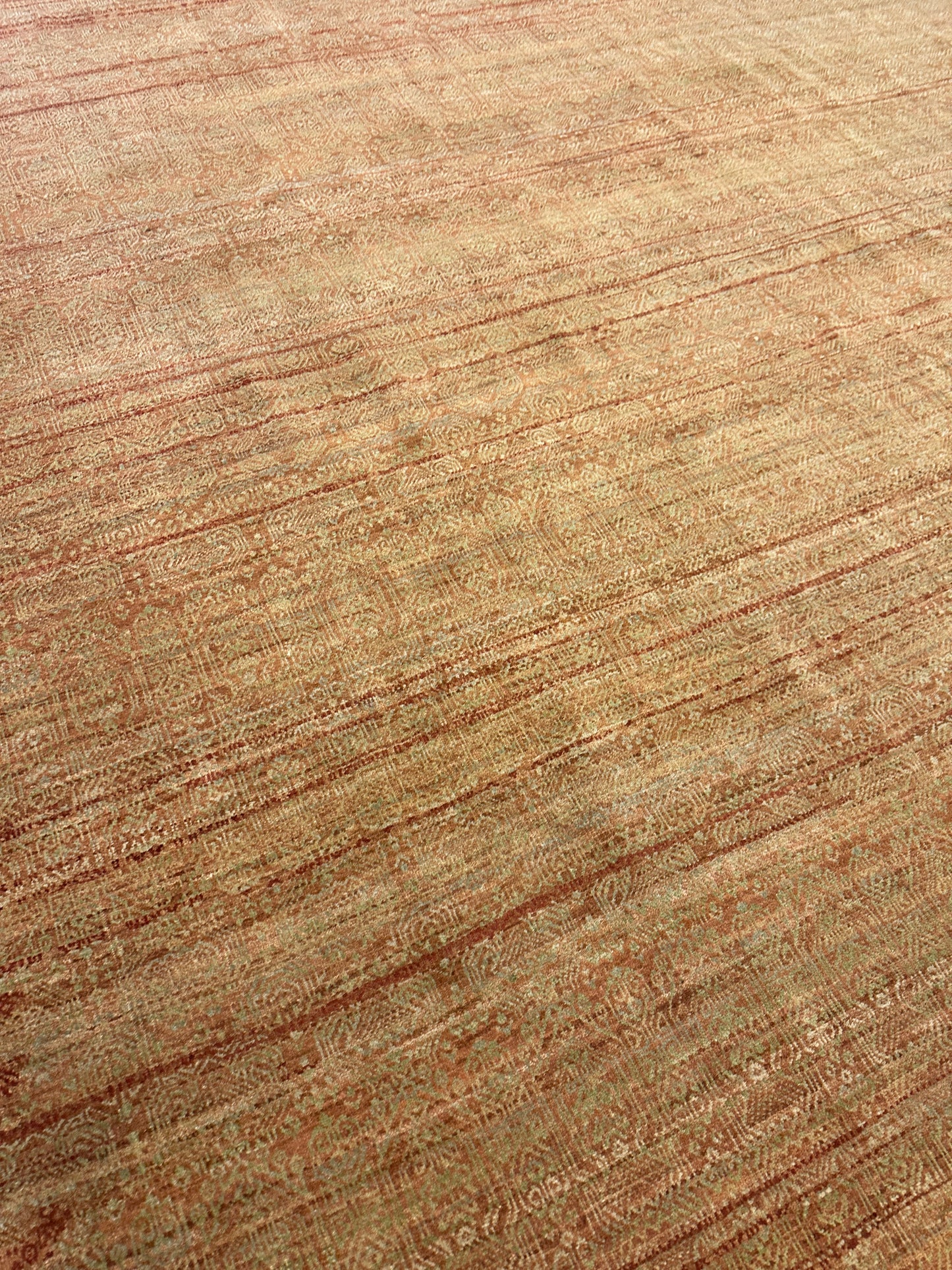 Oscar Isberian Hand Knotted Indian Rug (Approx. 14'4x9'9) (0N6001)