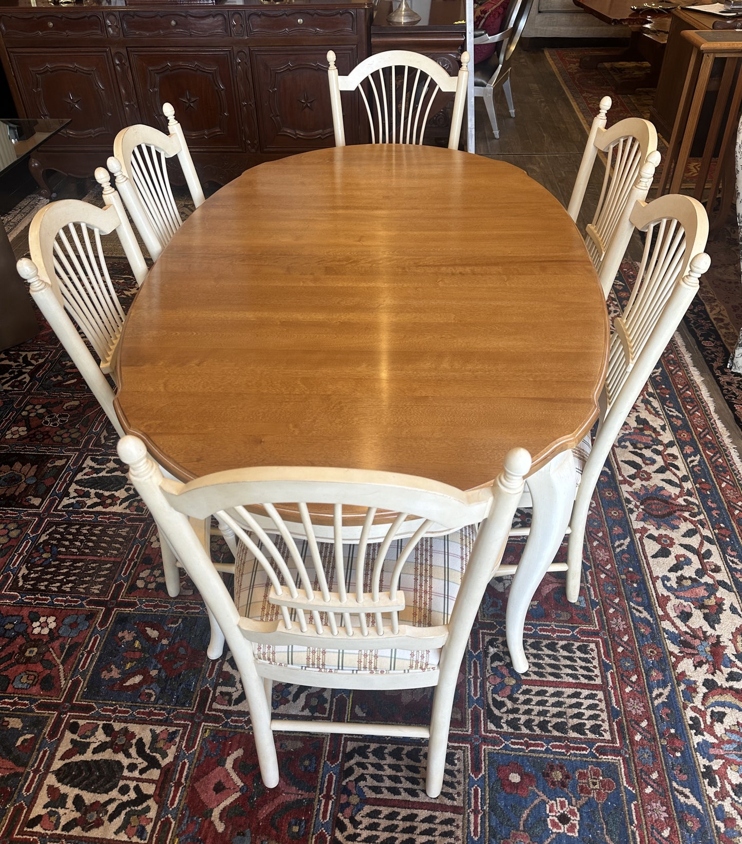 Ethan Allen Dining table with 6 Wheatback Chairs, a set AS IS (0NO001)