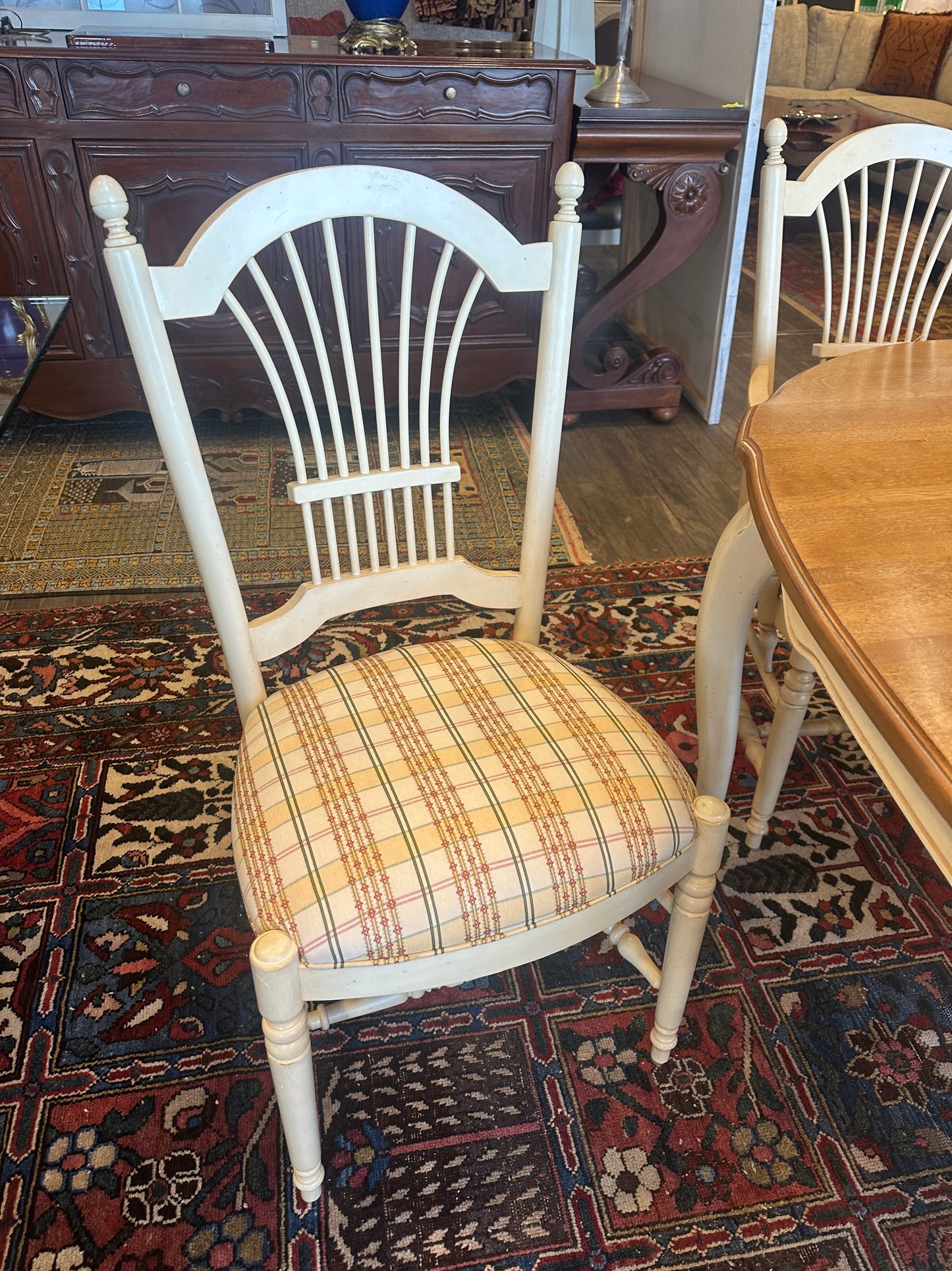 Ethan Allen Dining table with 6 Wheatback Chairs, a set AS IS (0NO001)
