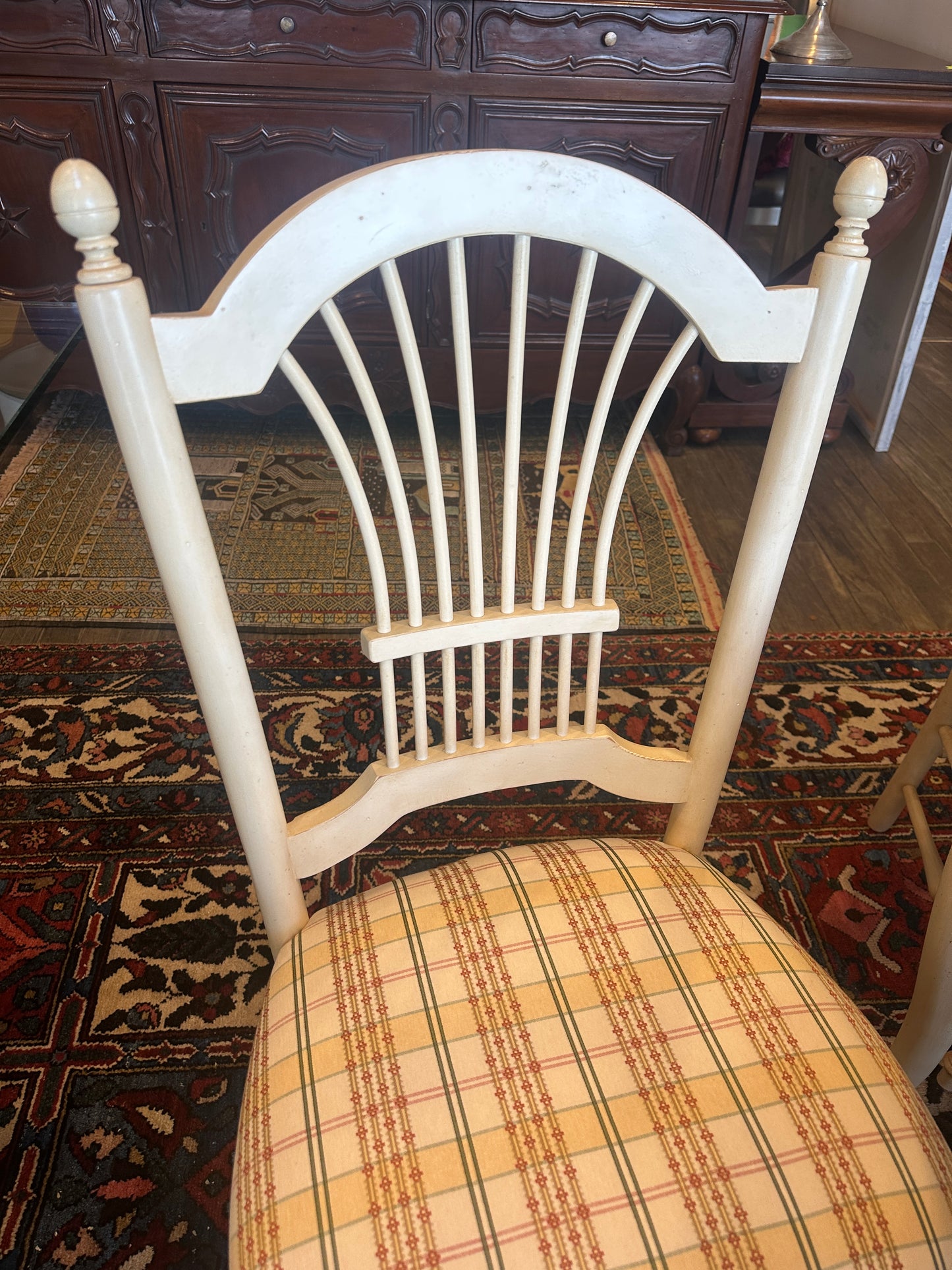 Ethan Allen Dining table with 6 Wheatback Chairs, a set AS IS (0NO001)
